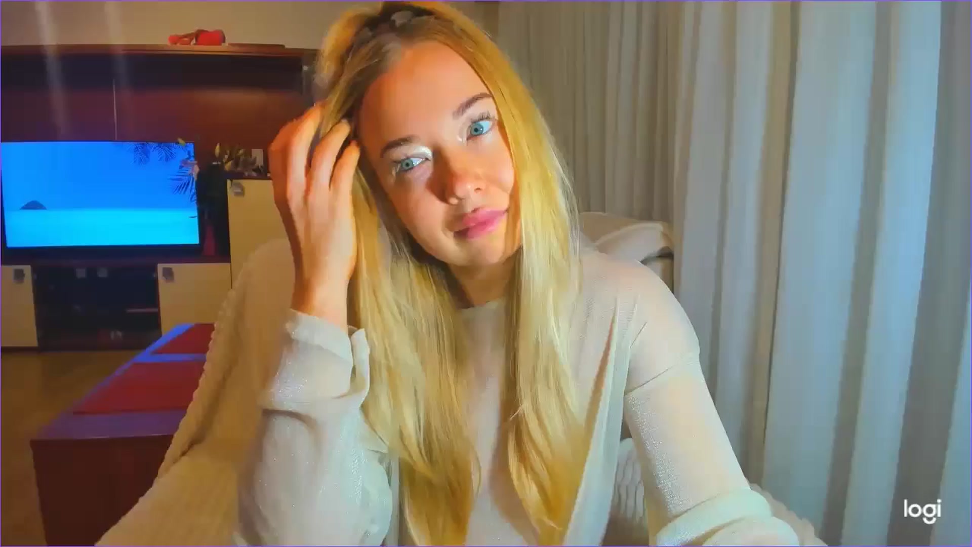 Gallery image thumbnail from FlamingoDream's myfreecams stream on, 10/10/2024, 24:02 image 18 of 20