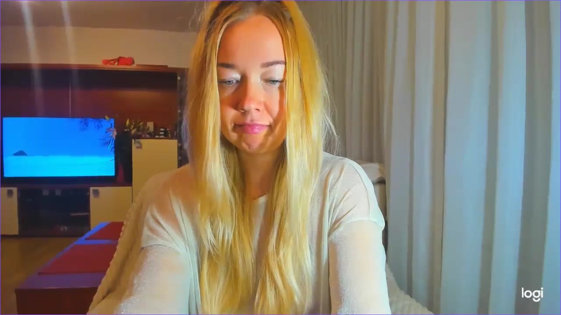 Gallery image thumbnail from FlamingoDream's myfreecams stream on, 10/10/2024, 24:02 image 3 of 20