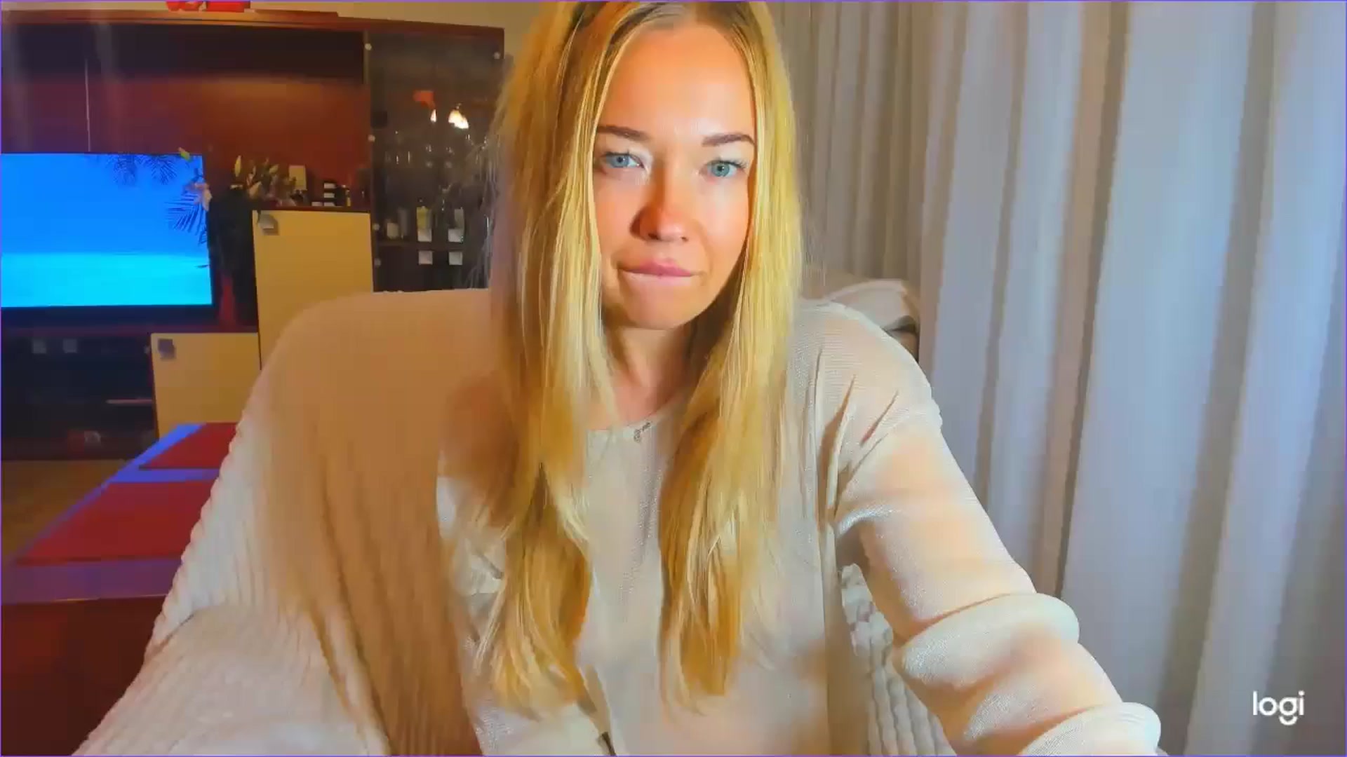 Gallery image thumbnail from FlamingoDream's myfreecams stream on, 10/10/2024, 03:41 image 9 of 20
