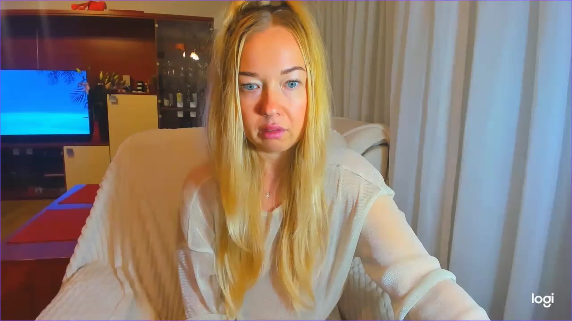 Gallery image thumbnail from FlamingoDream's myfreecams stream on, 10/10/2024, 03:41 image 4 of 20