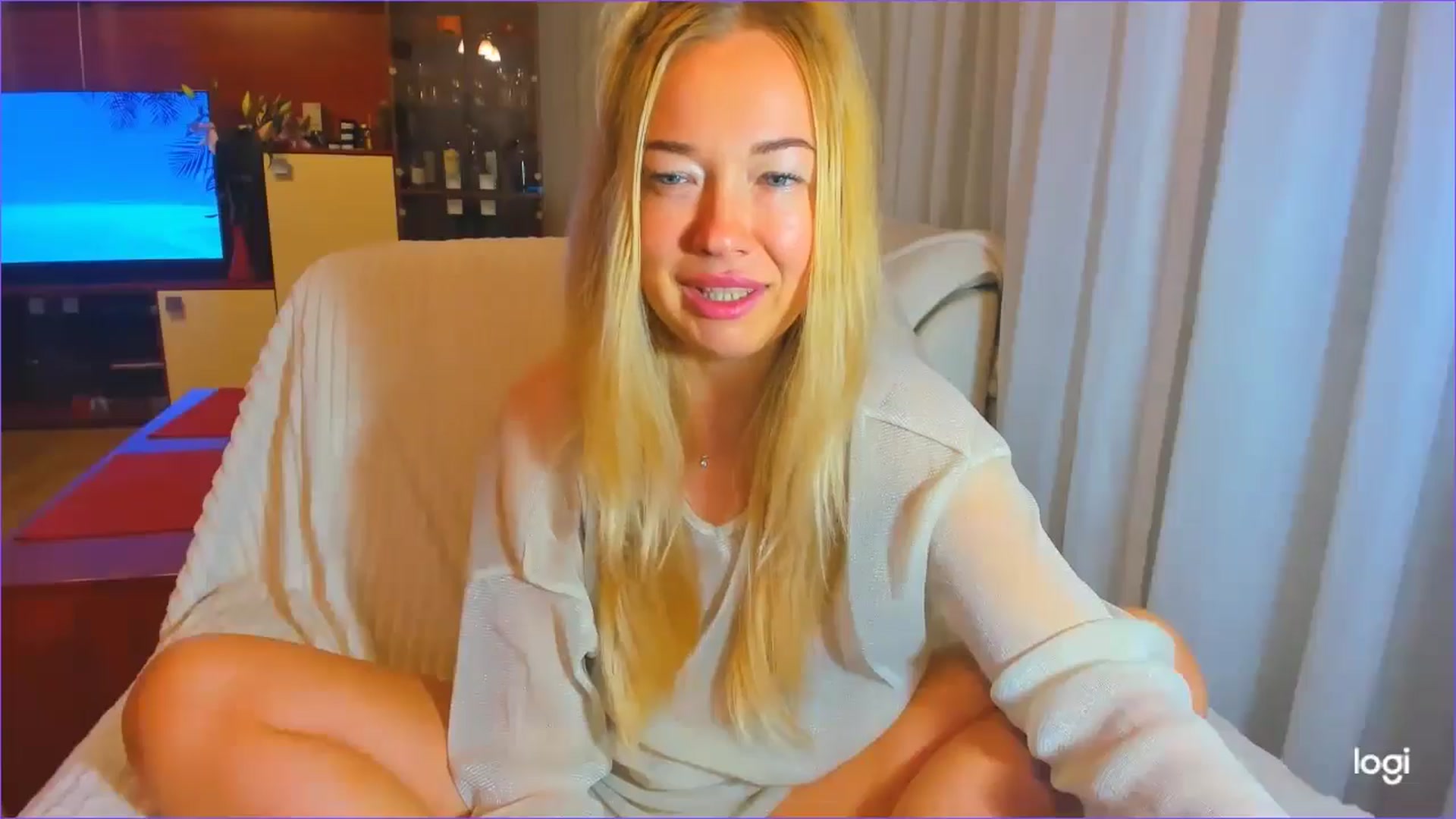Gallery image thumbnail from FlamingoDream's myfreecams stream on, 10/10/2024, 03:41 image 2 of 20