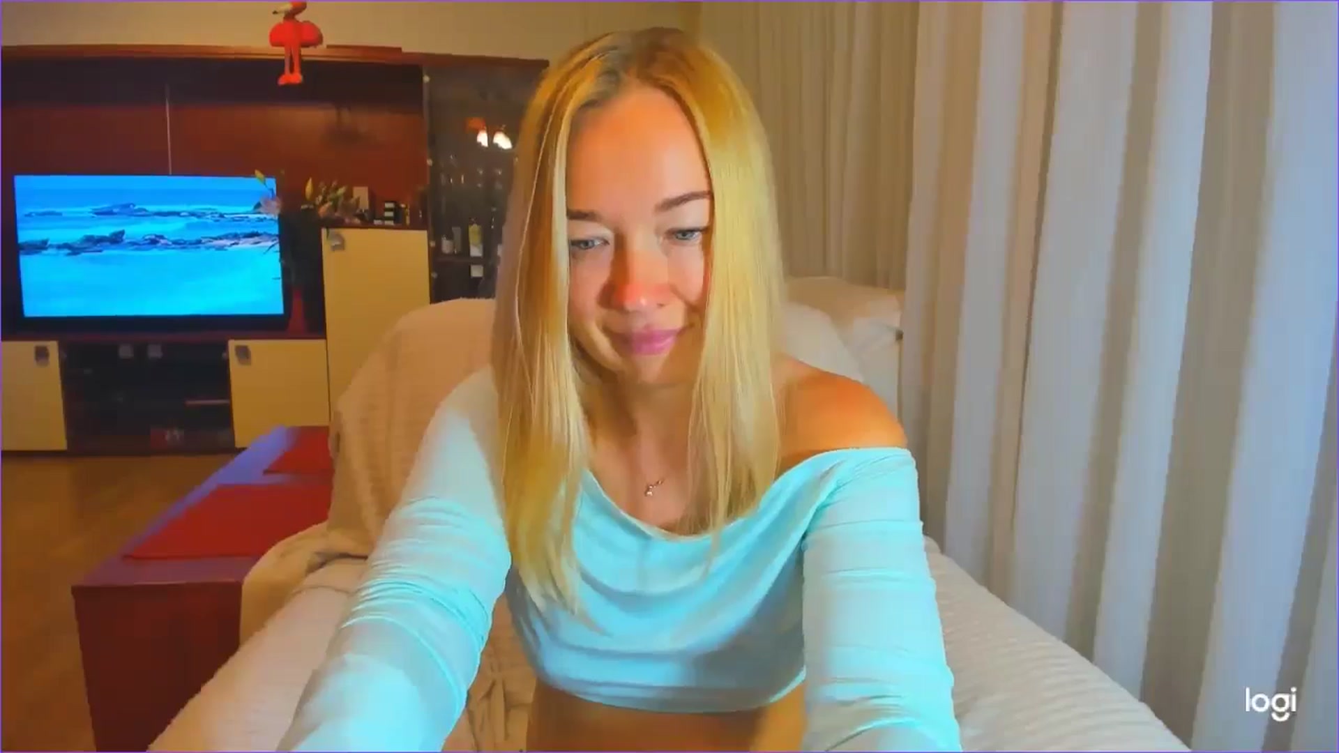 Gallery image thumbnail from FlamingoDream's myfreecams stream on, 10/11/2024, 01:08 image 3 of 20