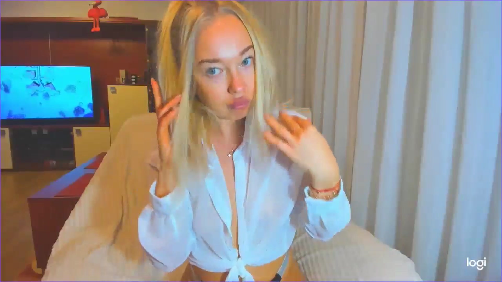 Gallery image thumbnail from FlamingoDream's myfreecams stream on, 10/15/2024, 21:37 image 8 of 20
