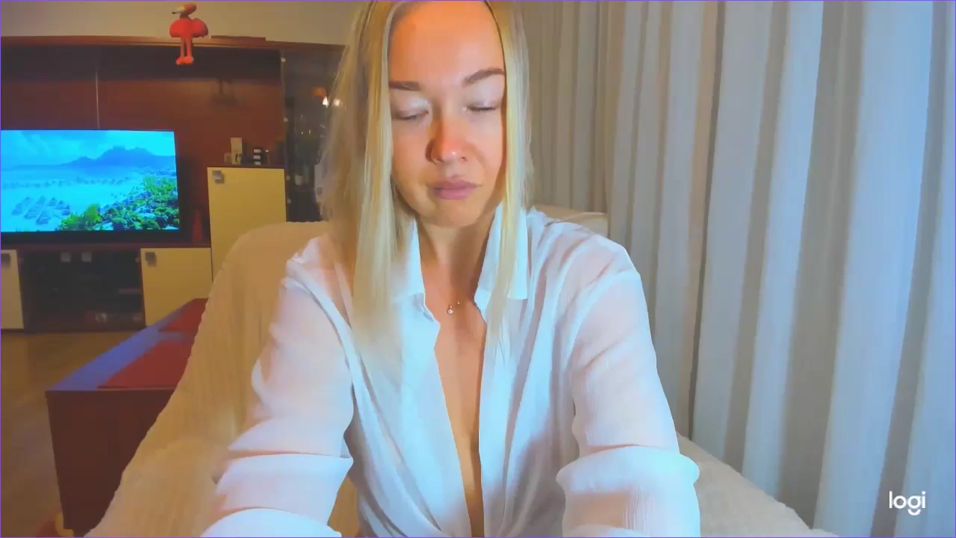 Gallery image thumbnail from FlamingoDream's myfreecams stream on, 10/15/2024, 21:37 image 19 of 20