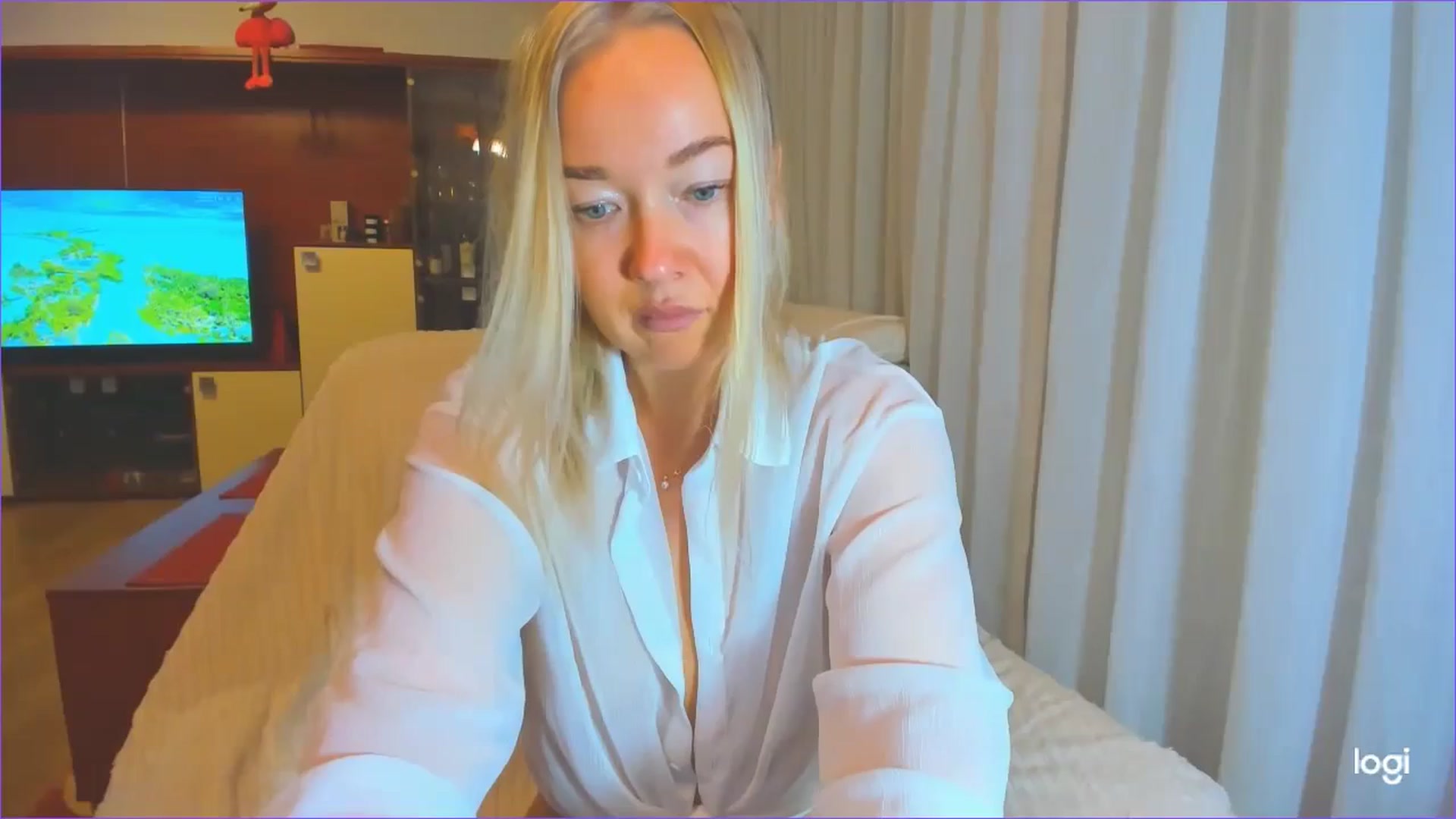 Gallery image thumbnail from FlamingoDream's myfreecams stream on, 10/15/2024, 21:37 image 15 of 20