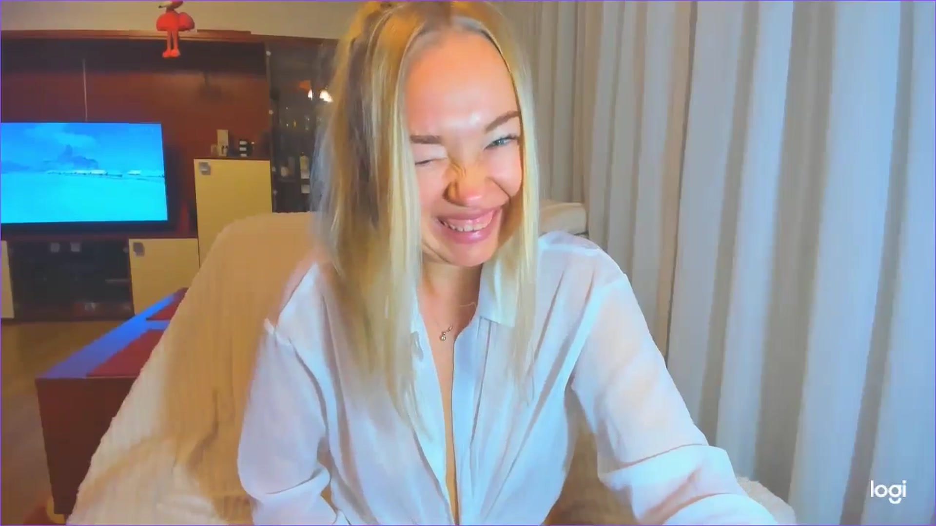 Gallery image thumbnail from FlamingoDream's myfreecams stream on, 10/15/2024, 21:37 image 12 of 20