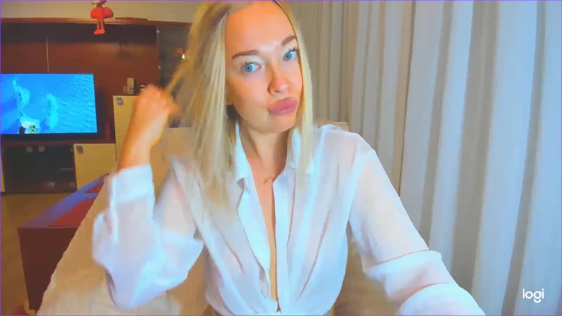 Gallery image thumbnail from FlamingoDream's myfreecams stream on, 10/15/2024, 21:37 image 14 of 20