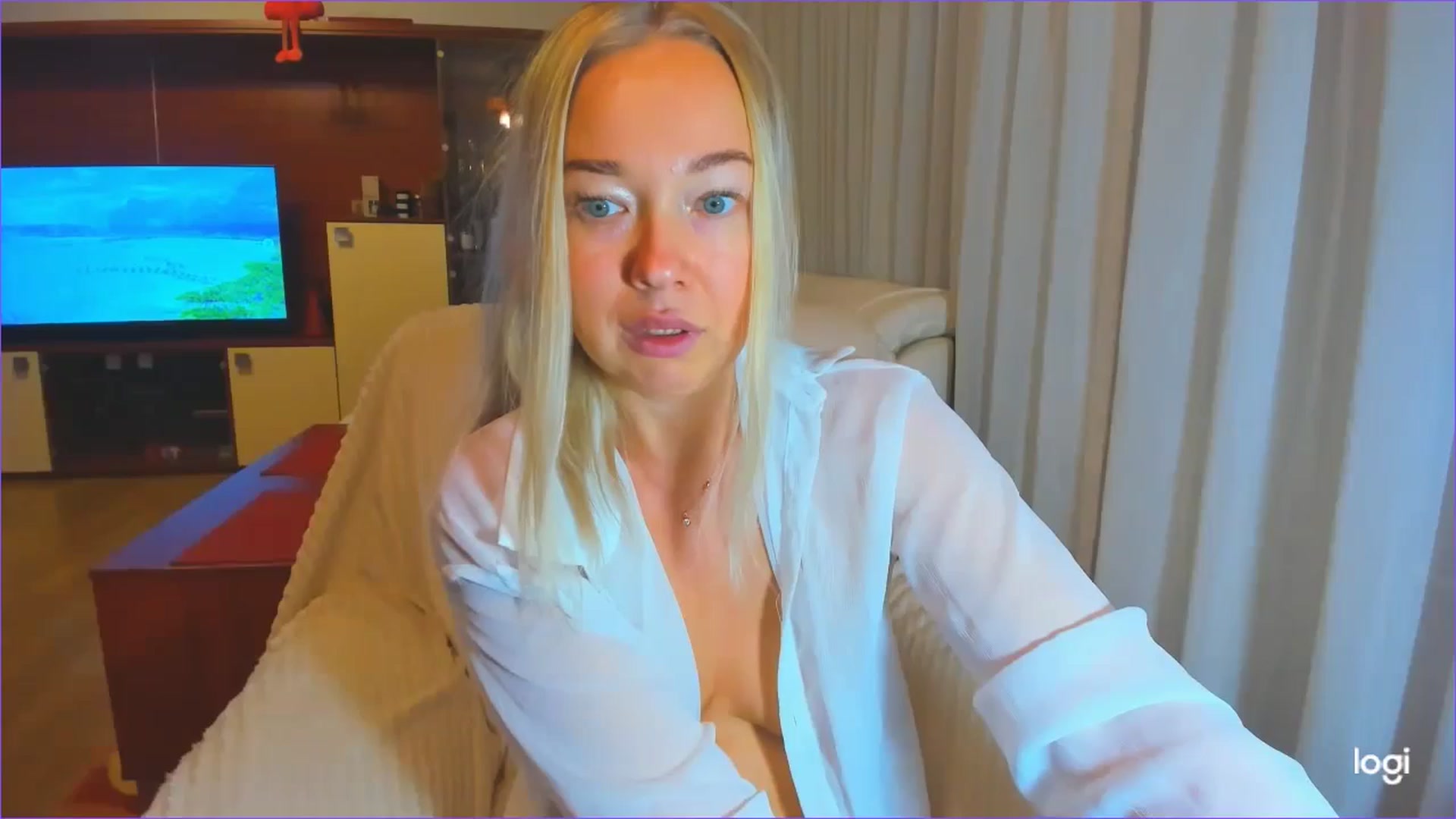 Gallery image thumbnail from FlamingoDream's myfreecams stream on, 10/15/2024, 22:56 image 18 of 20