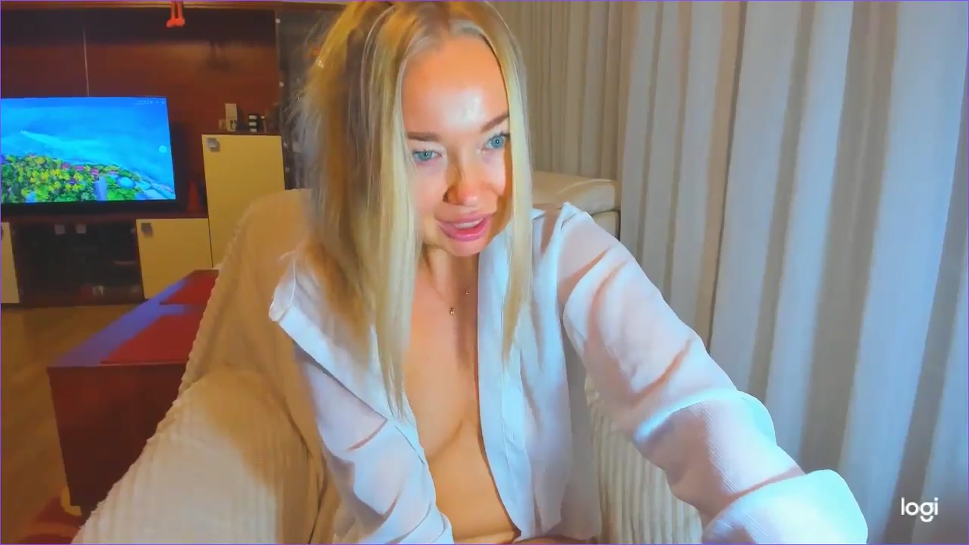 Gallery image thumbnail from FlamingoDream's myfreecams stream on, 10/15/2024, 22:56 image 11 of 20
