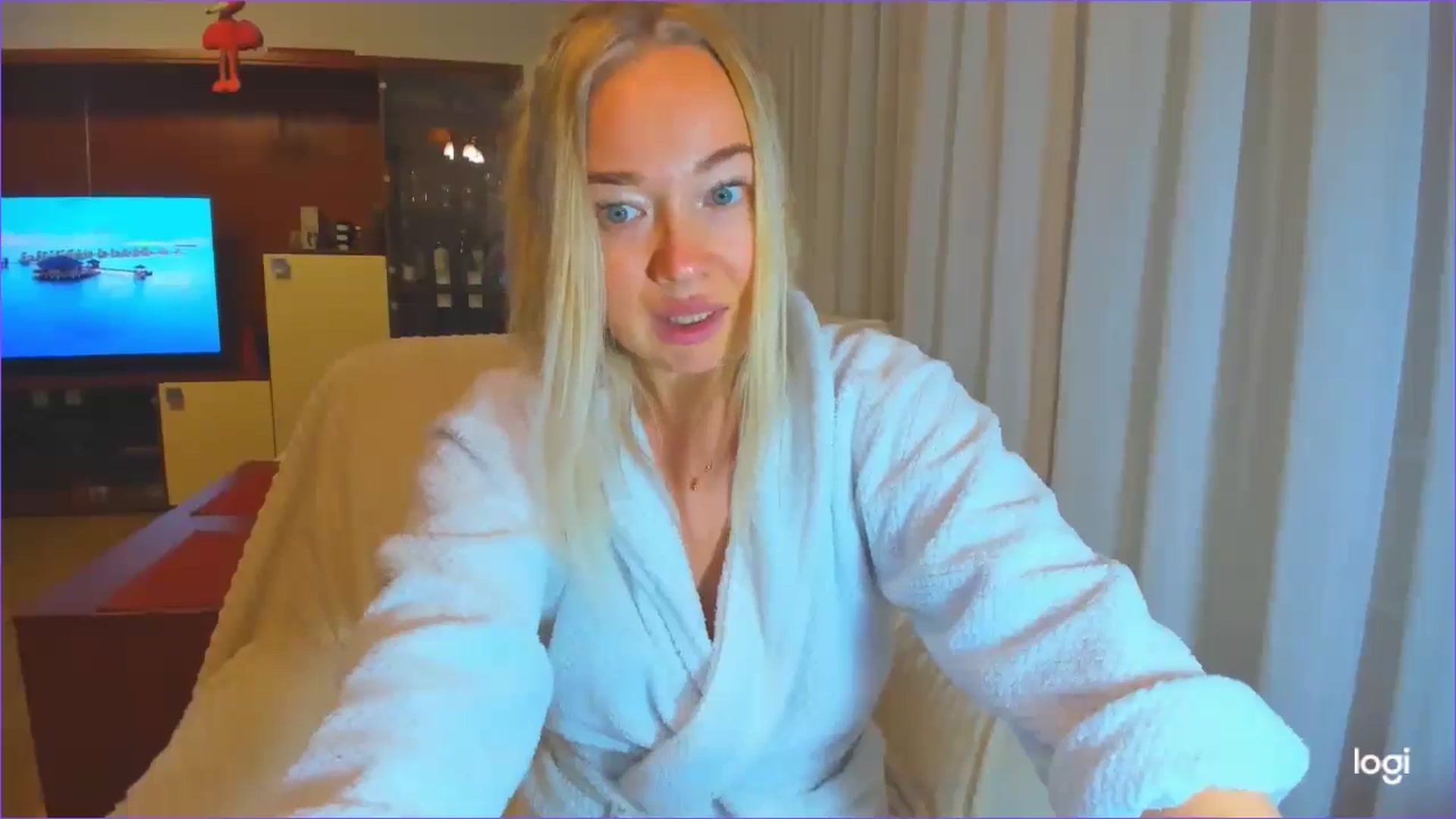 Gallery image thumbnail from FlamingoDream's myfreecams stream on, 10/15/2024, 22:56 image 20 of 20
