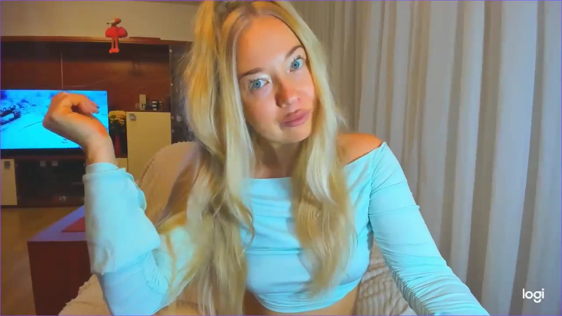 Gallery image thumbnail from FlamingoDream's myfreecams stream on, 10/16/2024, 20:22 image 16 of 20