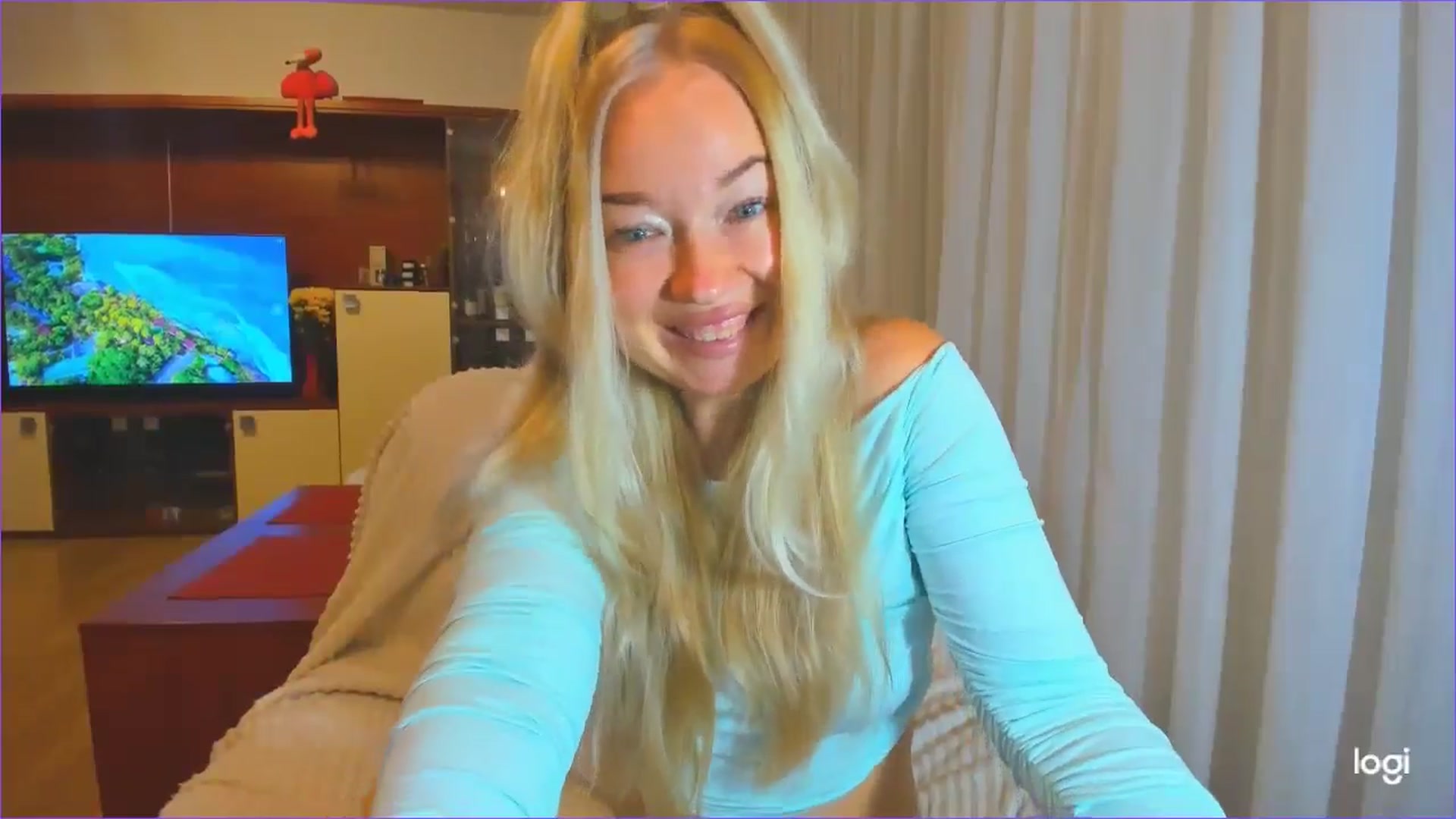 Gallery image thumbnail from FlamingoDream's myfreecams stream on, 10/16/2024, 20:22 image 9 of 20