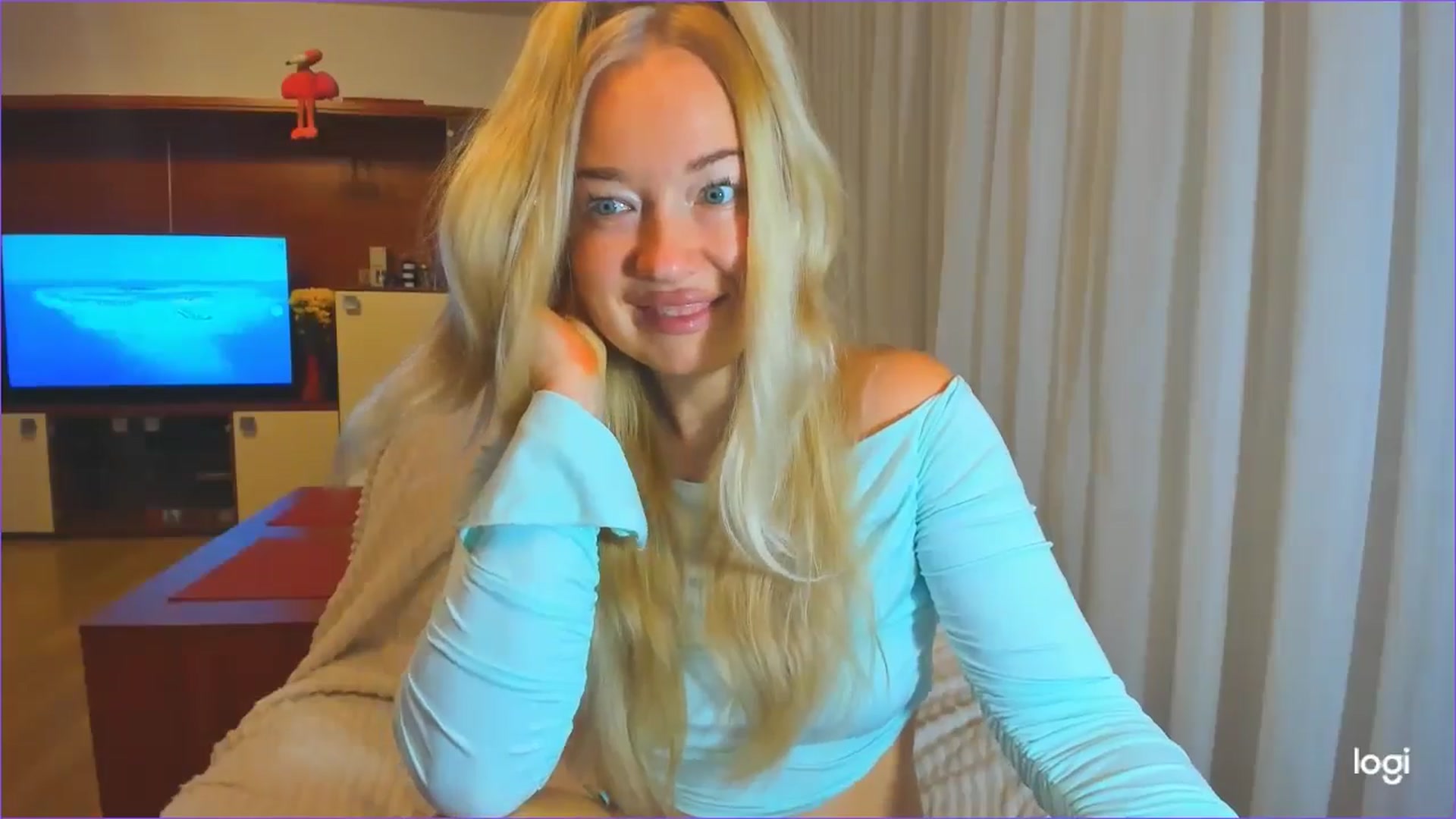 Gallery image thumbnail from FlamingoDream's myfreecams stream on, 10/16/2024, 20:22 image 10 of 20