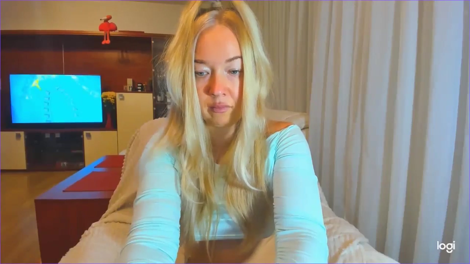 Gallery image thumbnail from FlamingoDream's myfreecams stream on, 10/16/2024, 20:47 image 17 of 20