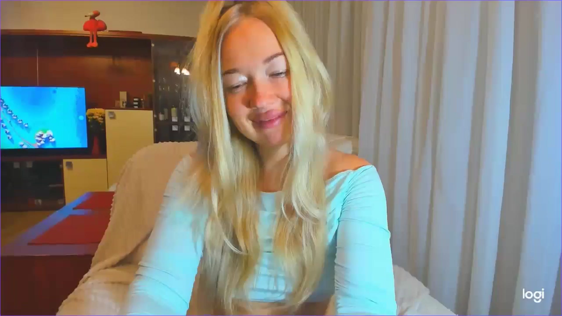 Gallery image thumbnail from FlamingoDream's myfreecams stream on, 10/16/2024, 21:41 image 17 of 20