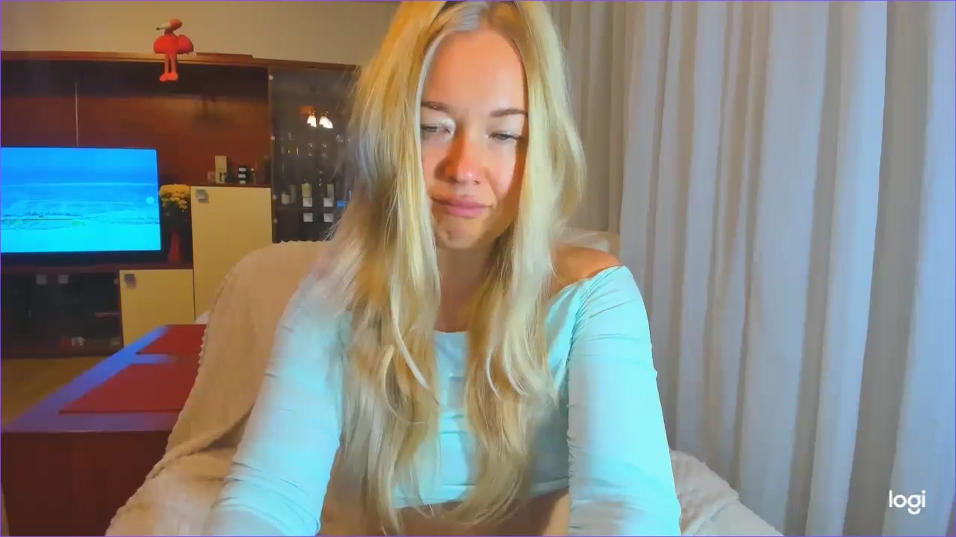 Gallery image thumbnail from FlamingoDream's myfreecams stream on, 10/16/2024, 21:41 image 8 of 20