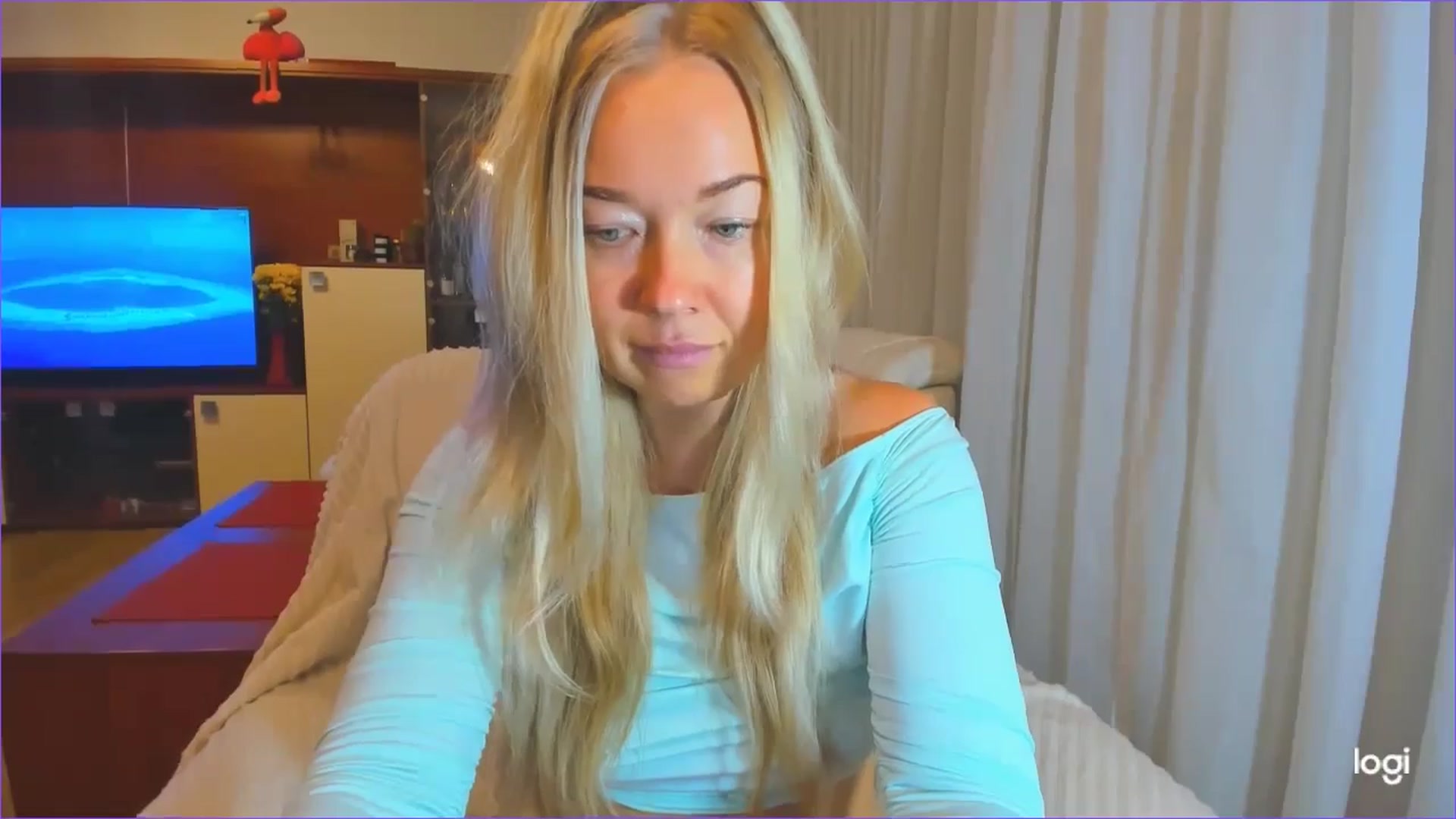 Gallery image thumbnail from FlamingoDream's myfreecams stream on, 10/17/2024, 24:22 image 18 of 20