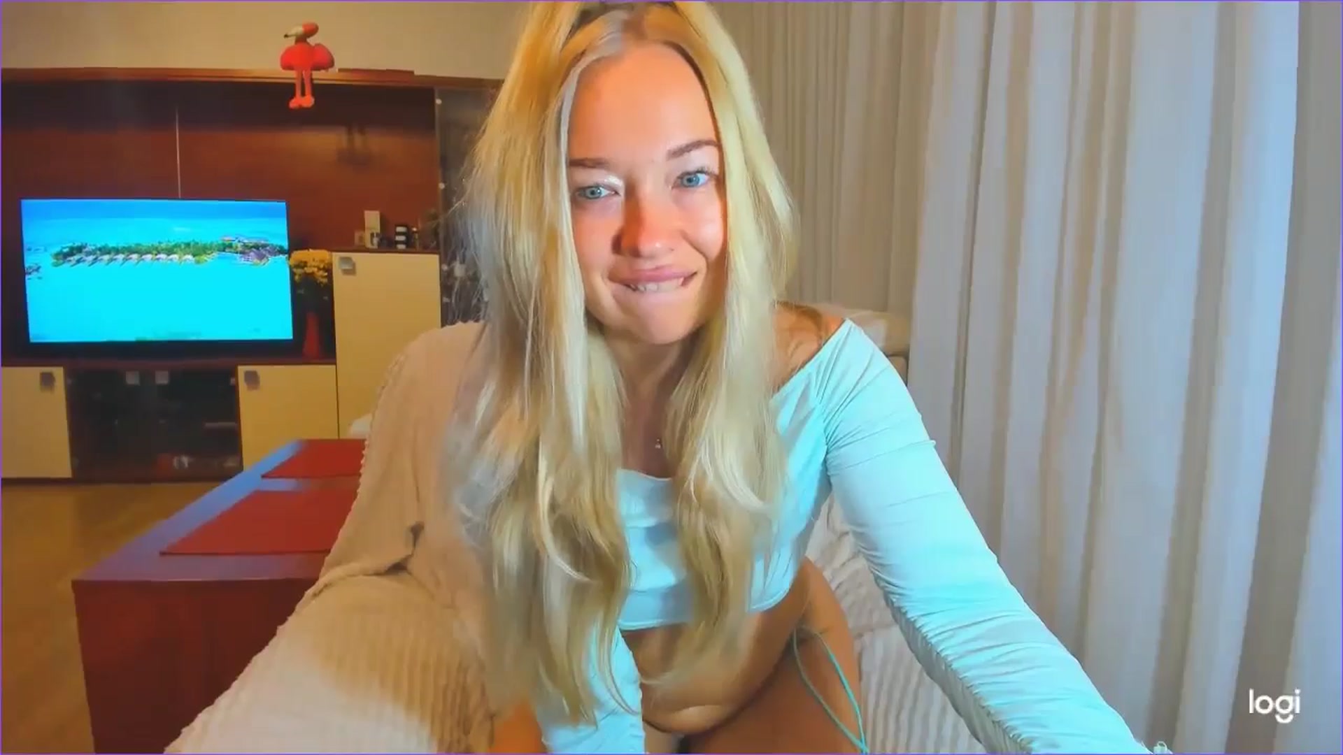 Gallery image thumbnail from FlamingoDream's myfreecams stream on, 10/17/2024, 24:22 image 12 of 20