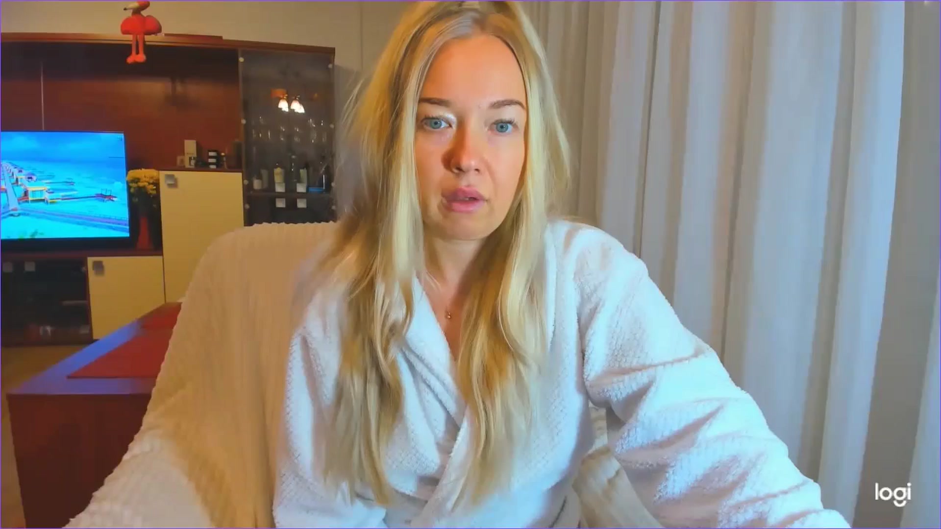 Gallery image thumbnail from FlamingoDream's myfreecams stream on, 10/17/2024, 03:43 image 11 of 20