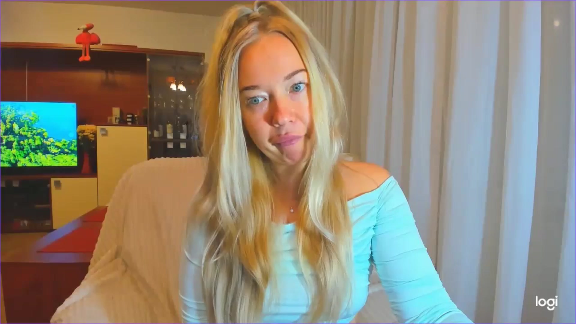 Gallery image thumbnail from FlamingoDream's myfreecams stream on, 10/17/2024, 03:43 image 3 of 20