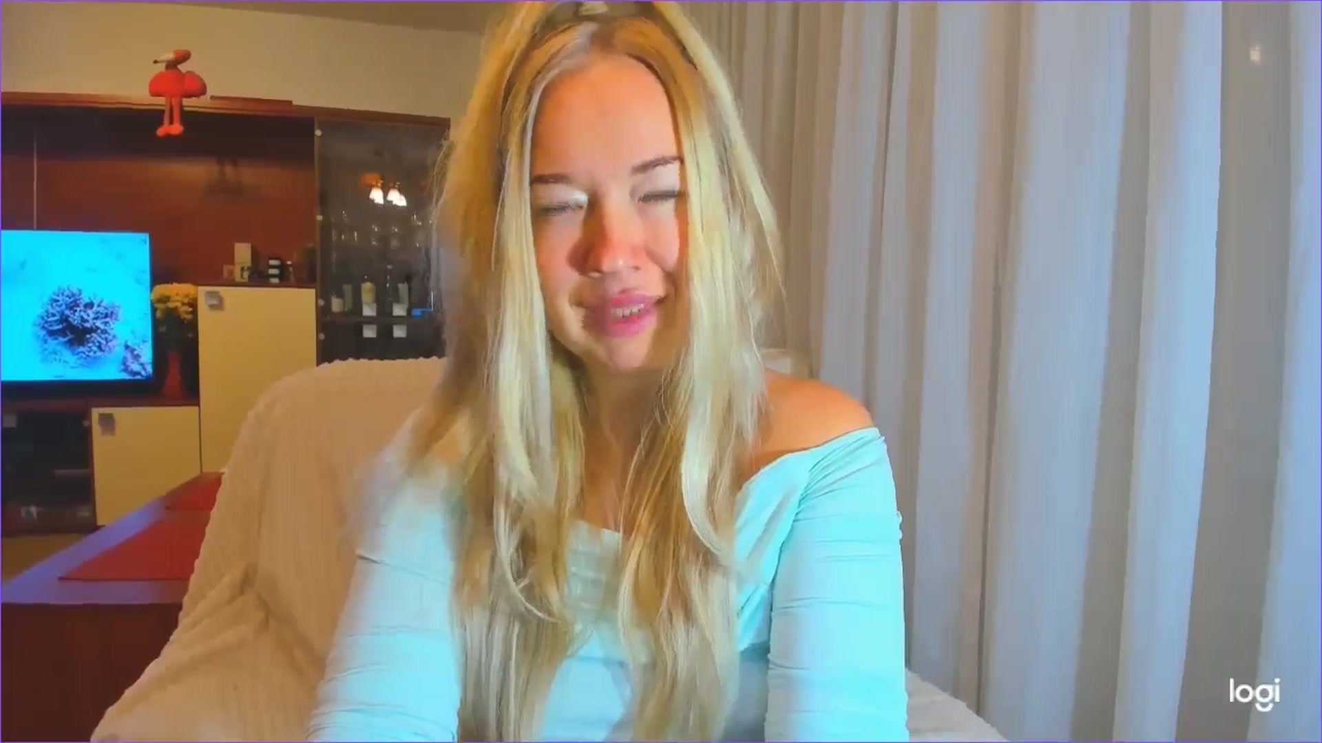 Gallery image thumbnail from FlamingoDream's myfreecams stream on, 10/17/2024, 03:43 image 4 of 20