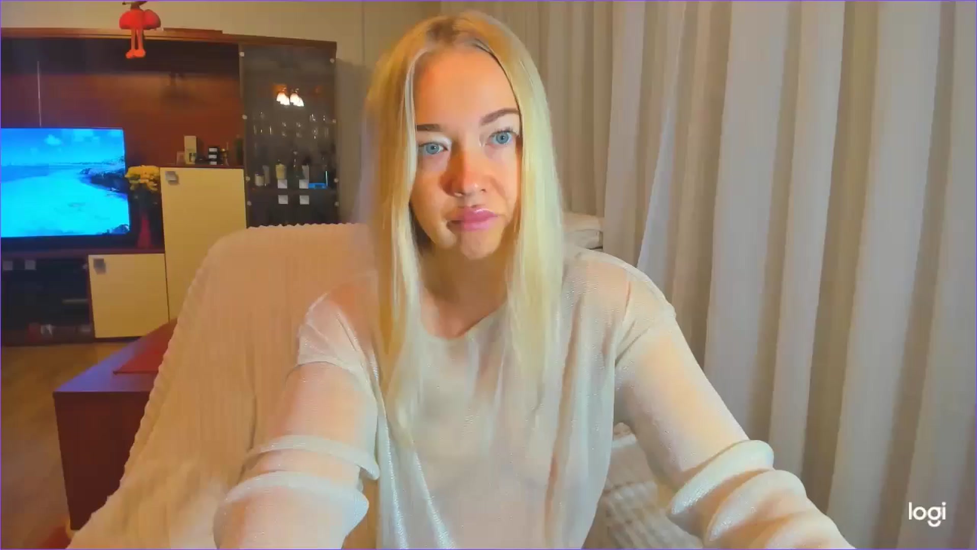 Gallery image thumbnail from FlamingoDream's myfreecams stream on, 10/17/2024, 21:19 image 11 of 20