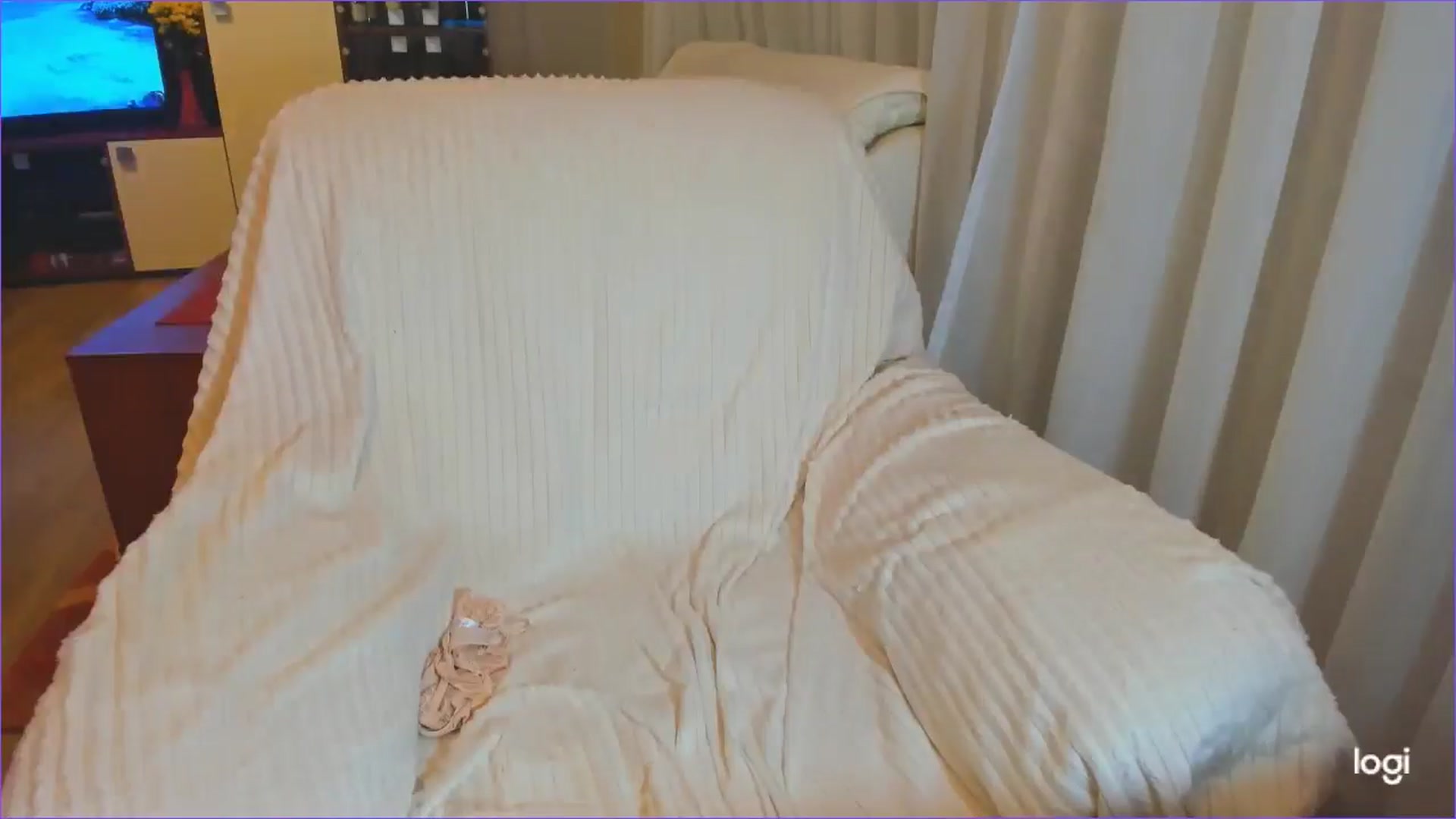 Gallery image thumbnail from FlamingoDream's myfreecams stream on, 10/17/2024, 21:19 image 10 of 20