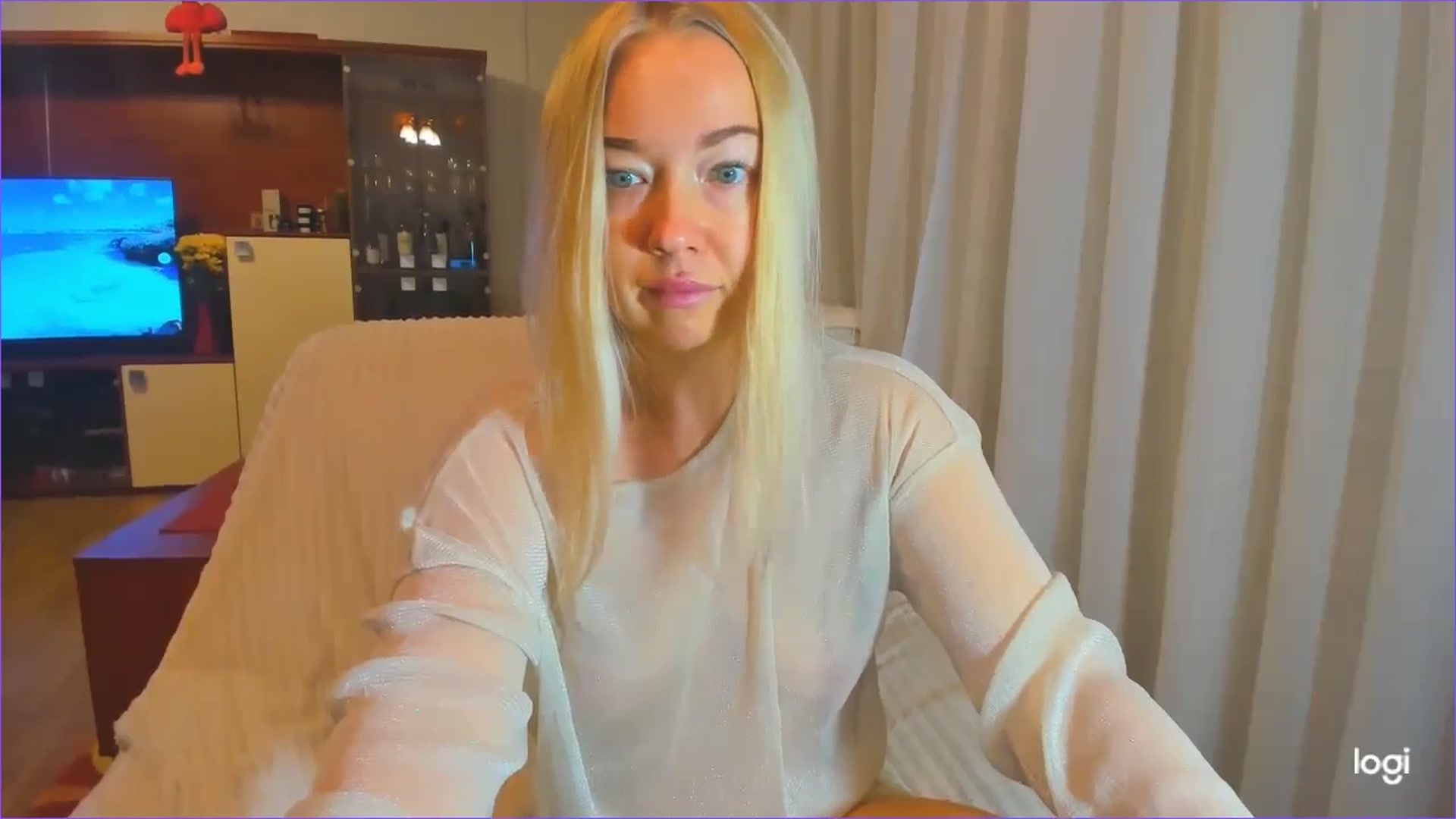 Gallery image thumbnail from FlamingoDream's myfreecams stream on, 10/17/2024, 21:19 image 8 of 20
