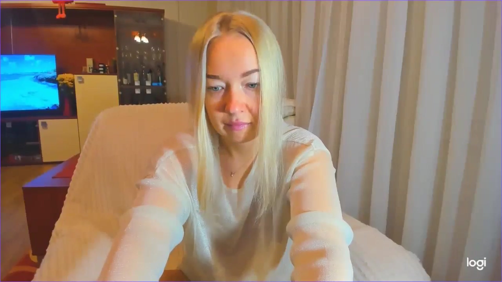 Gallery image thumbnail from FlamingoDream's myfreecams stream on, 10/17/2024, 21:19 image 2 of 20