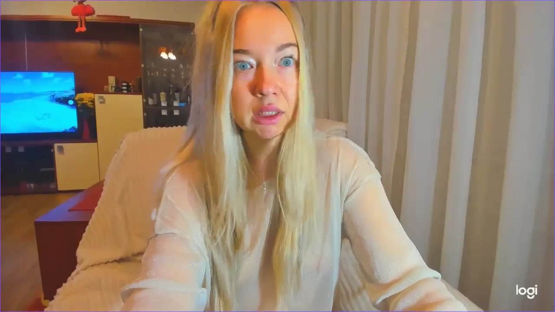 Gallery image thumbnail from FlamingoDream's myfreecams stream on, 10/17/2024, 21:19 image 17 of 20