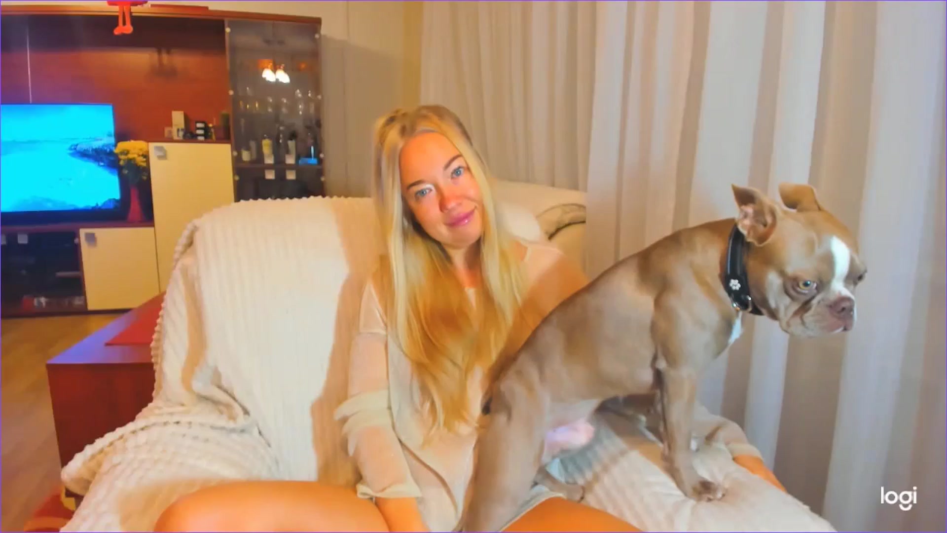 Gallery image thumbnail from FlamingoDream's myfreecams stream on, 10/17/2024, 23:31 image 2 of 20