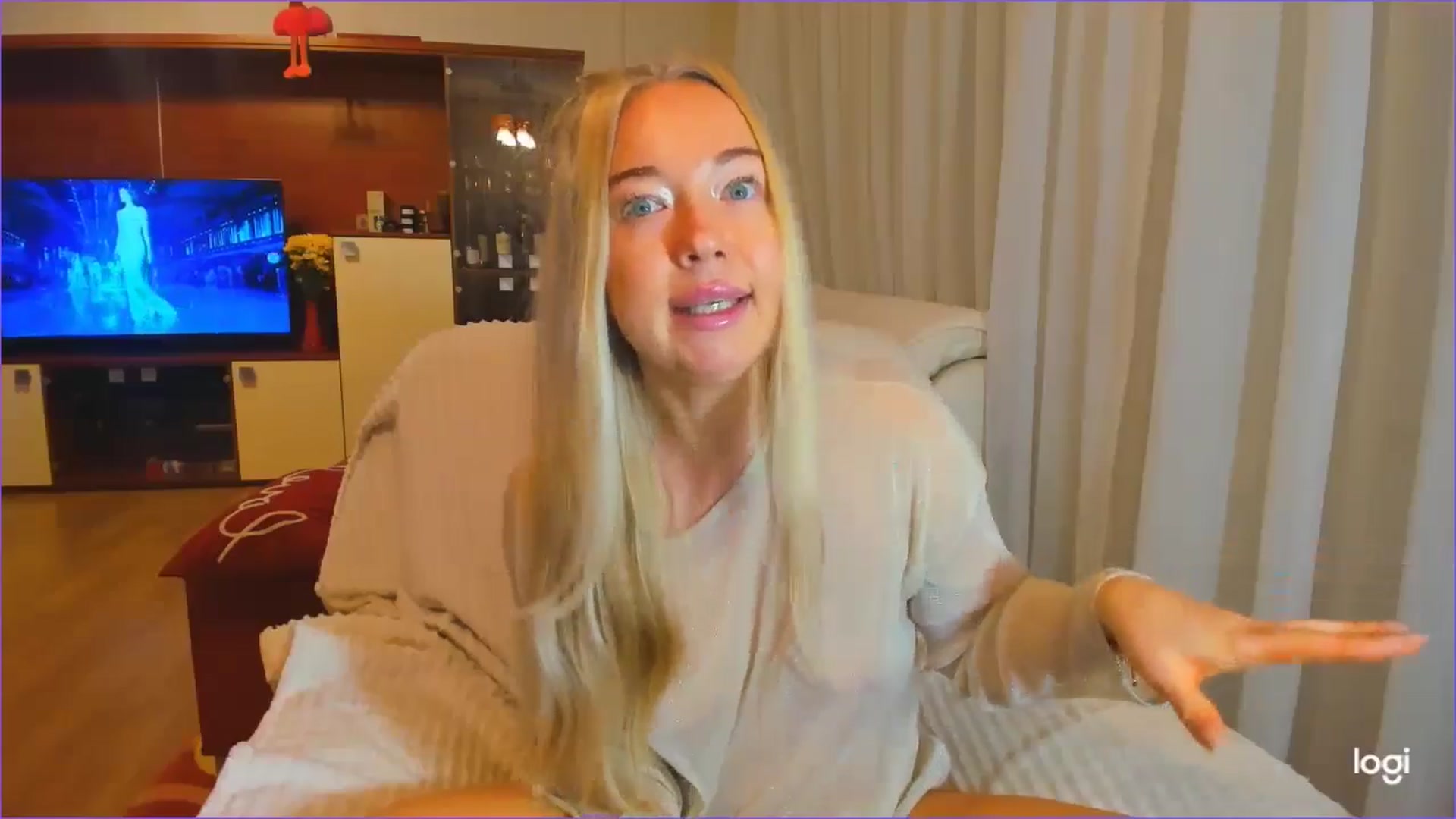 Gallery image thumbnail from FlamingoDream's myfreecams stream on, 10/17/2024, 23:31 image 14 of 20