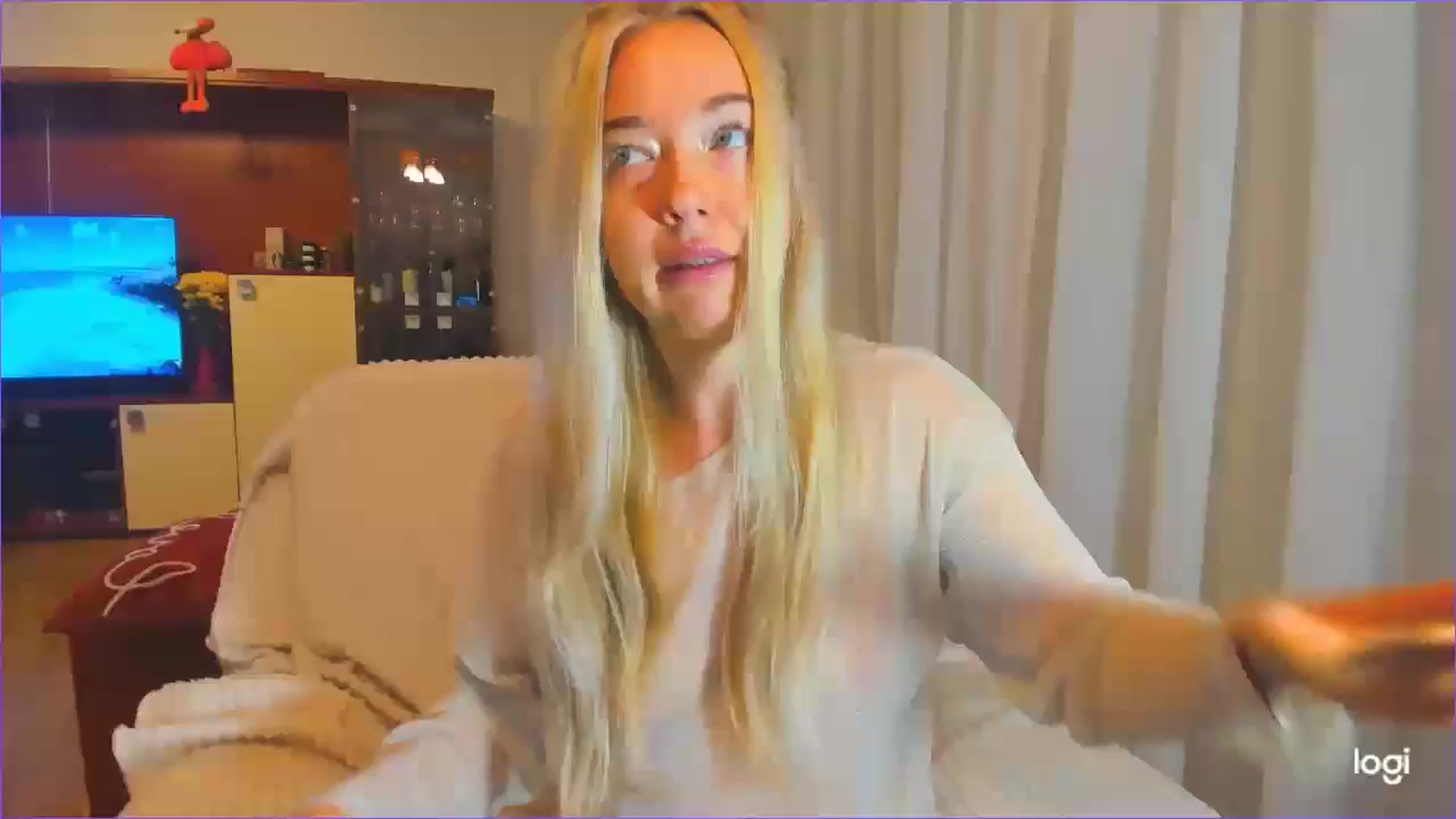 Gallery image thumbnail from FlamingoDream's myfreecams stream on, 10/17/2024, 23:31 image 8 of 20