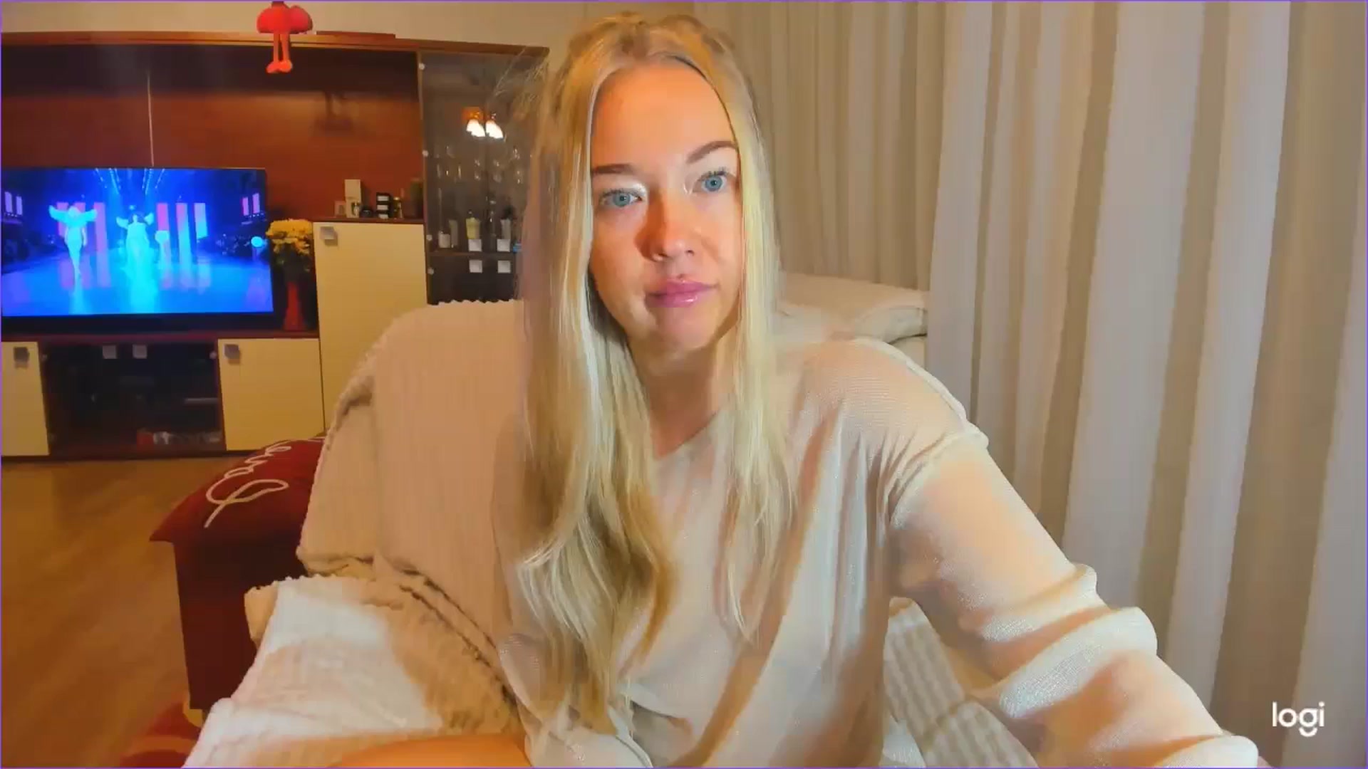 Gallery image thumbnail from FlamingoDream's myfreecams stream on, 10/17/2024, 23:31 image 13 of 20