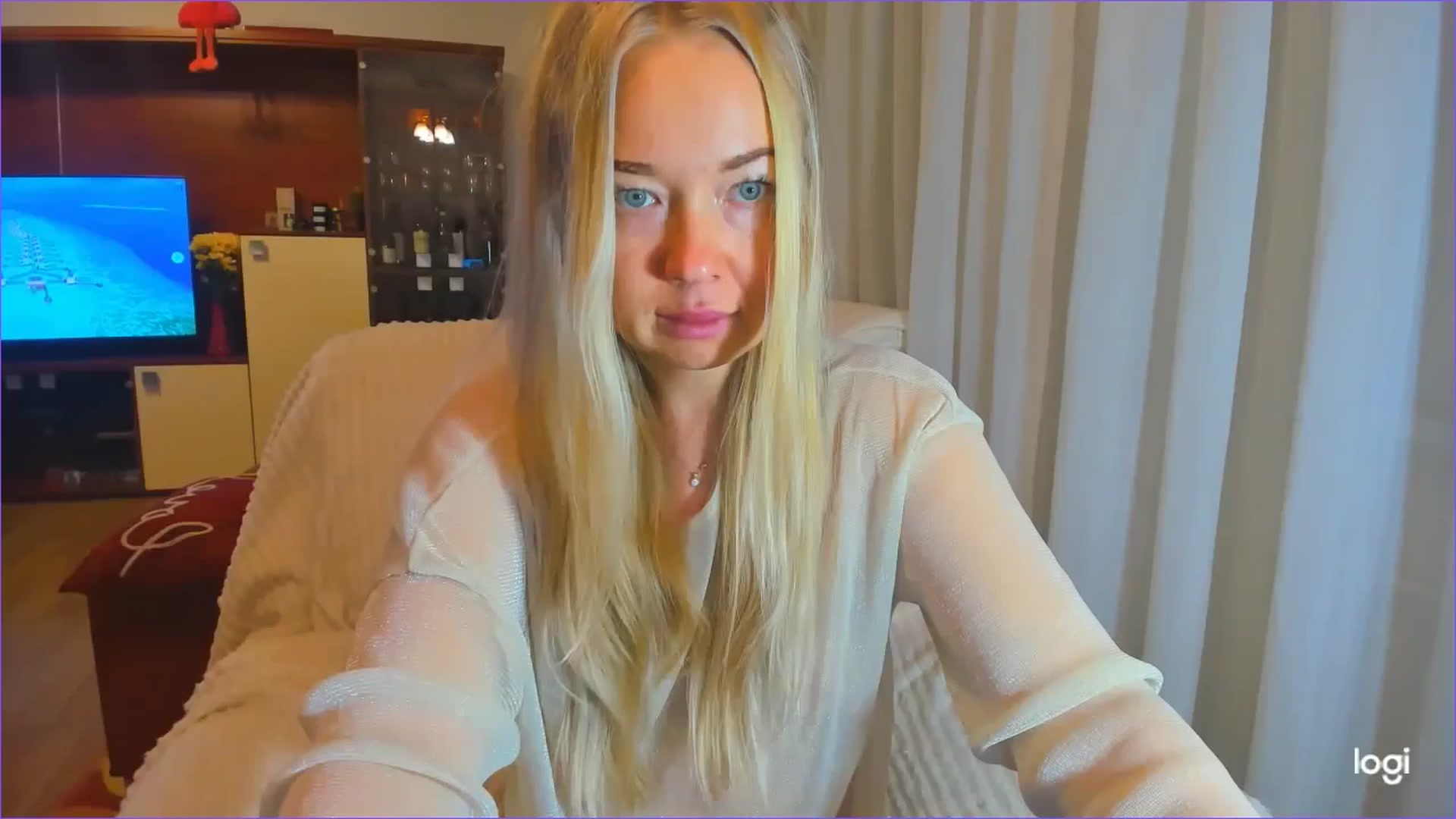 Gallery image thumbnail from FlamingoDream's myfreecams stream on, 10/18/2024, 02:29 image 18 of 20