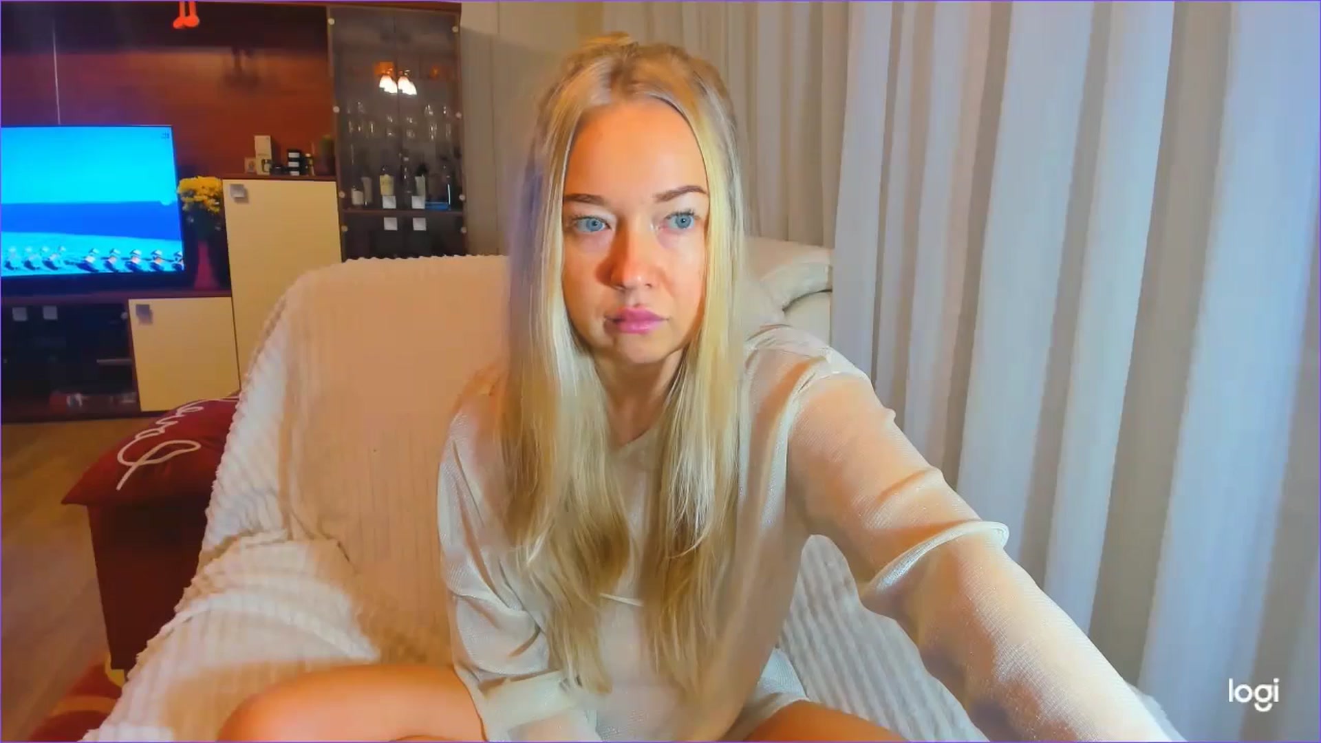Gallery image thumbnail from FlamingoDream's myfreecams stream on, 10/18/2024, 02:29 image 16 of 20