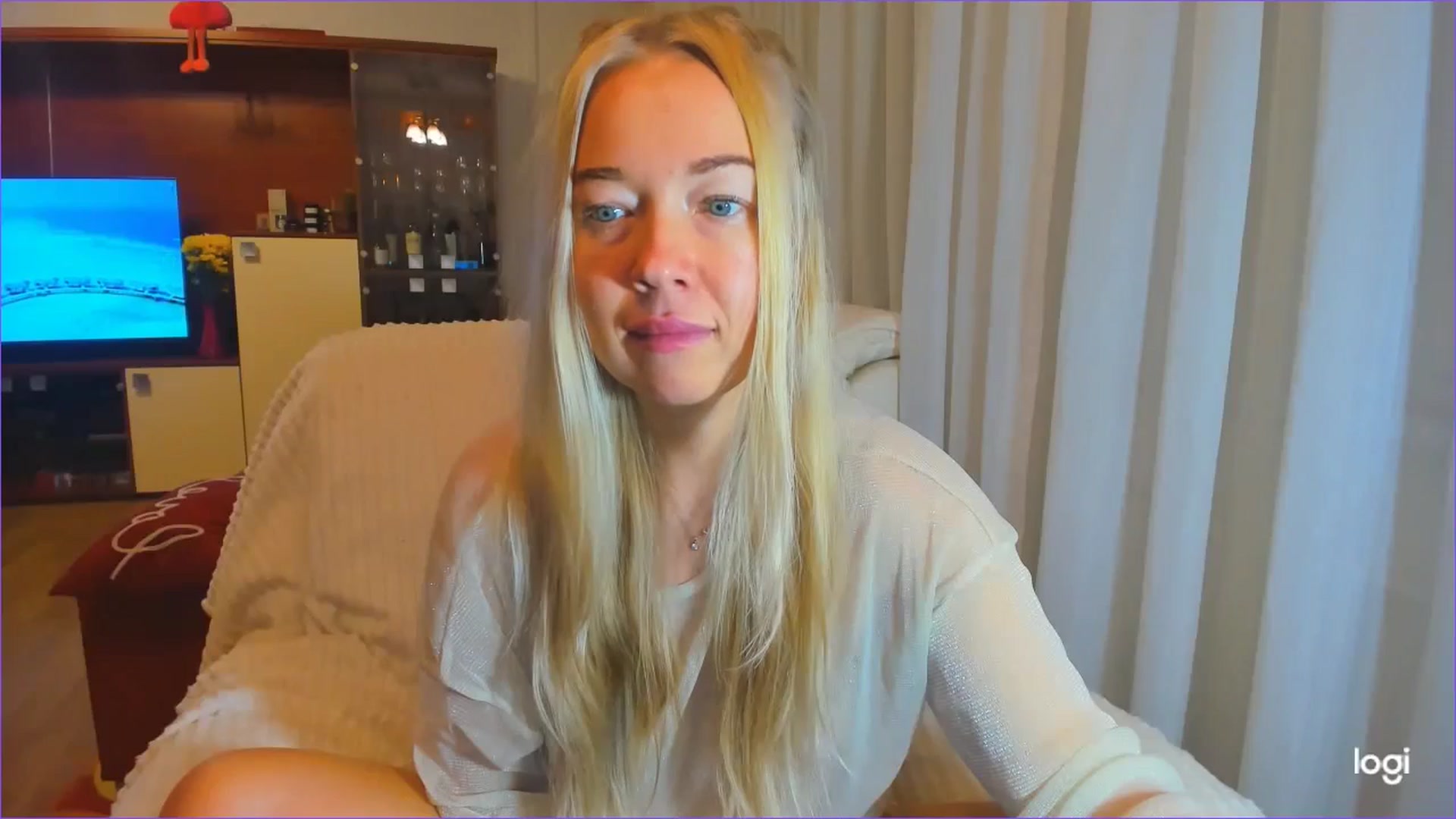 Gallery image thumbnail from FlamingoDream's myfreecams stream on, 10/18/2024, 02:29 image 19 of 20