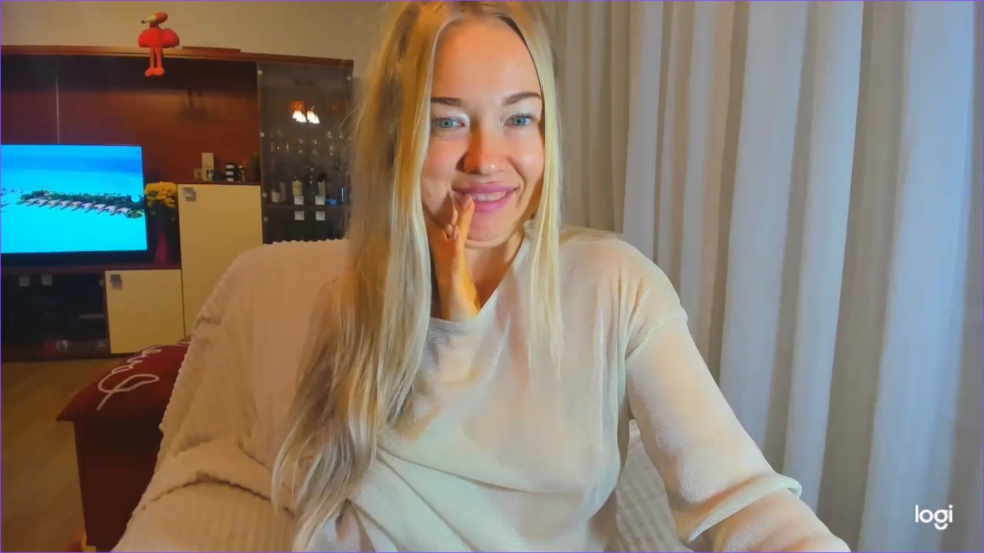 Gallery image thumbnail from FlamingoDream's myfreecams stream on, 10/18/2024, 02:29 image 8 of 20