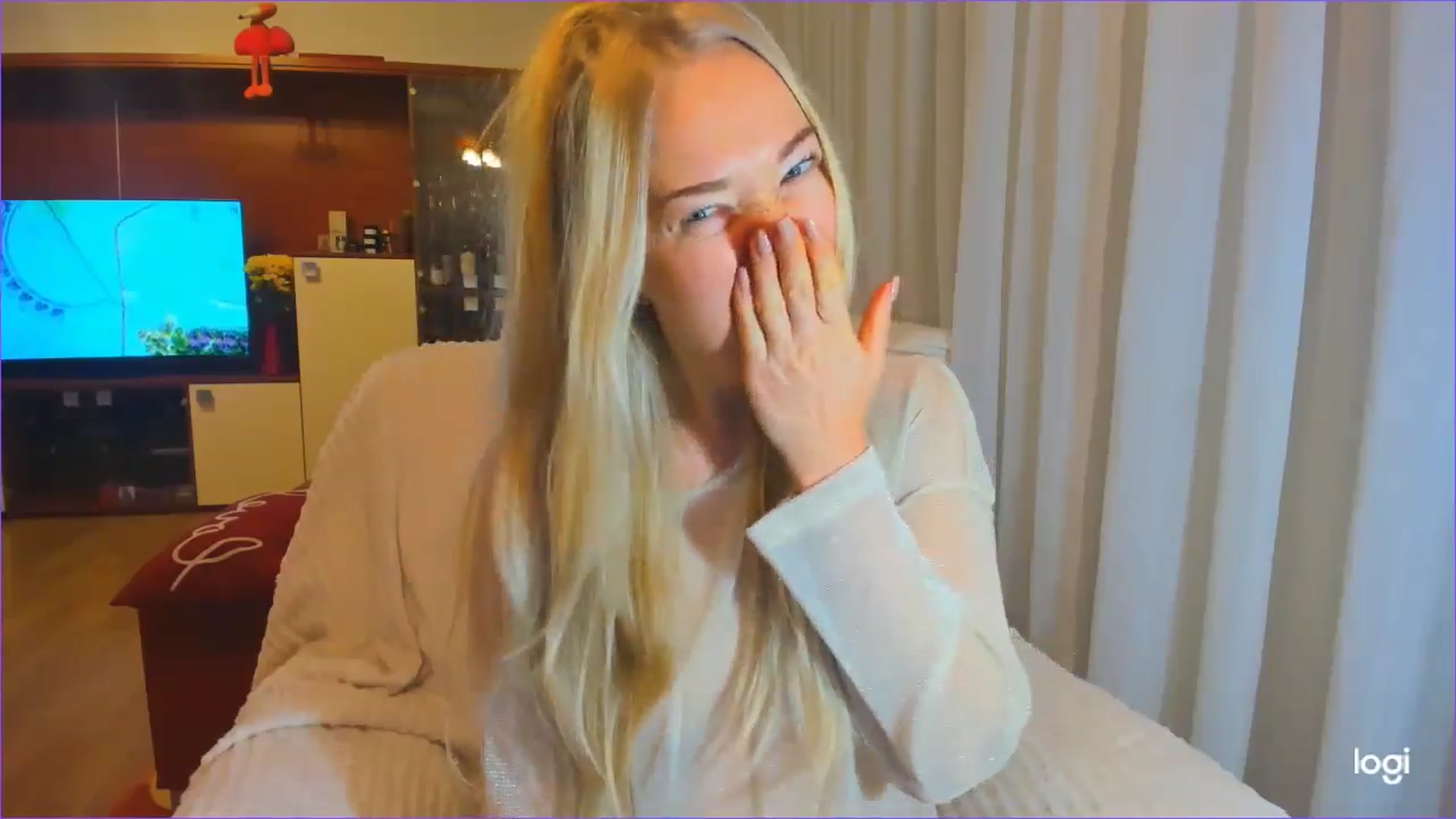 Gallery image thumbnail from FlamingoDream's myfreecams stream on, 10/18/2024, 02:29 image 13 of 20