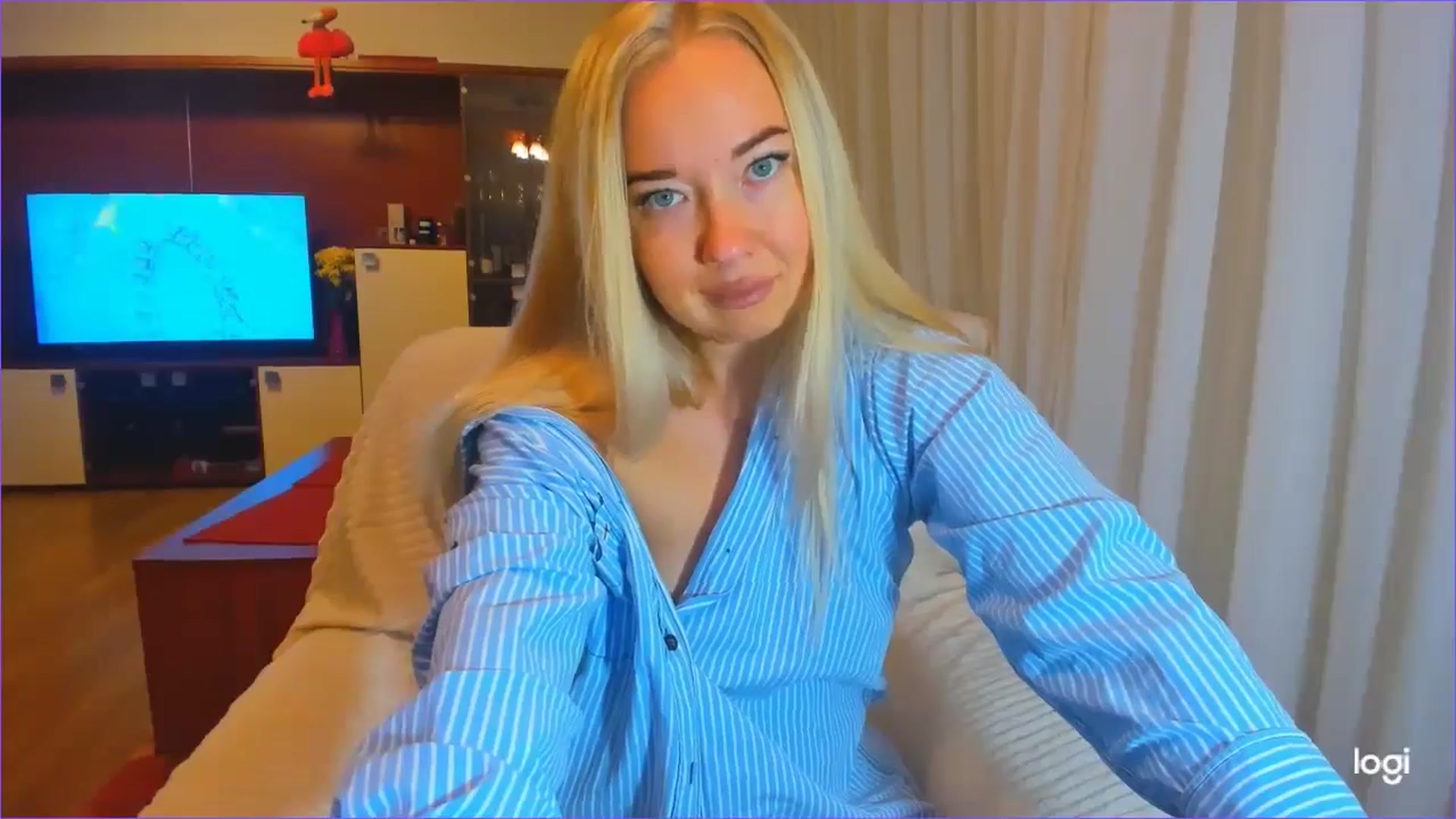 Gallery image thumbnail from FlamingoDream's myfreecams stream on, 10/22/2024, 20:56 image 7 of 20