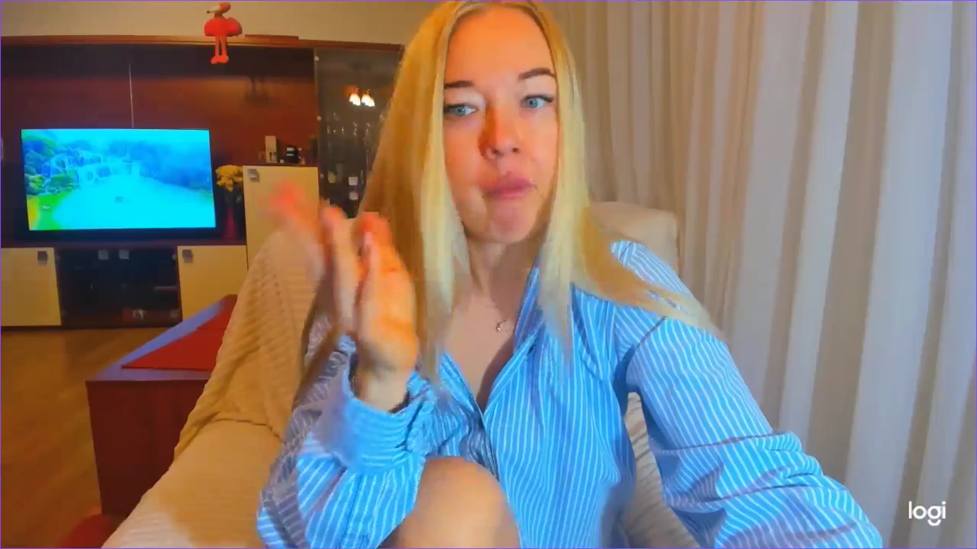 Gallery image thumbnail from FlamingoDream's myfreecams stream on, 10/22/2024, 21:31 image 16 of 20