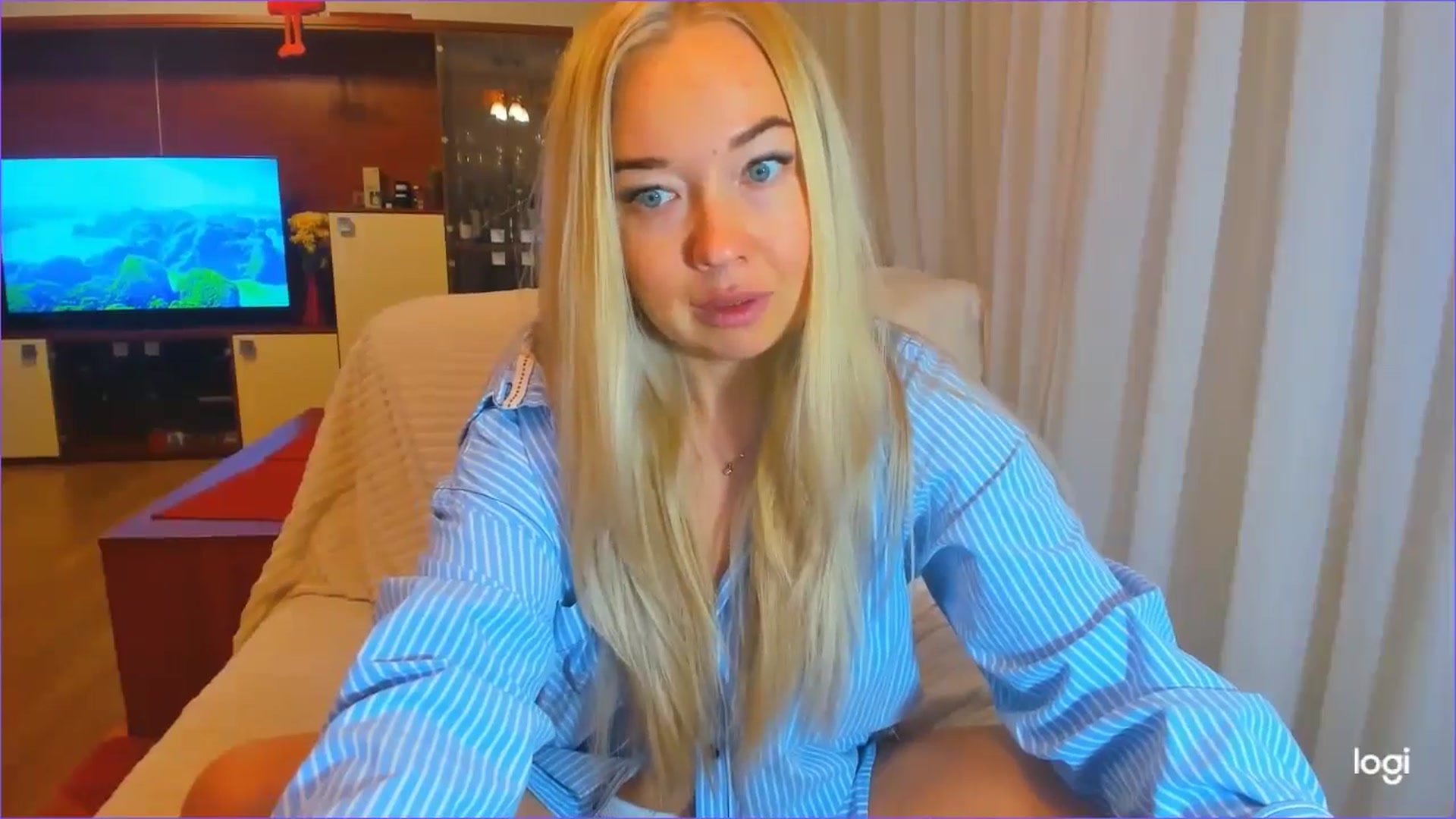 Gallery image thumbnail from FlamingoDream's myfreecams stream on, 10/22/2024, 21:31 image 6 of 20