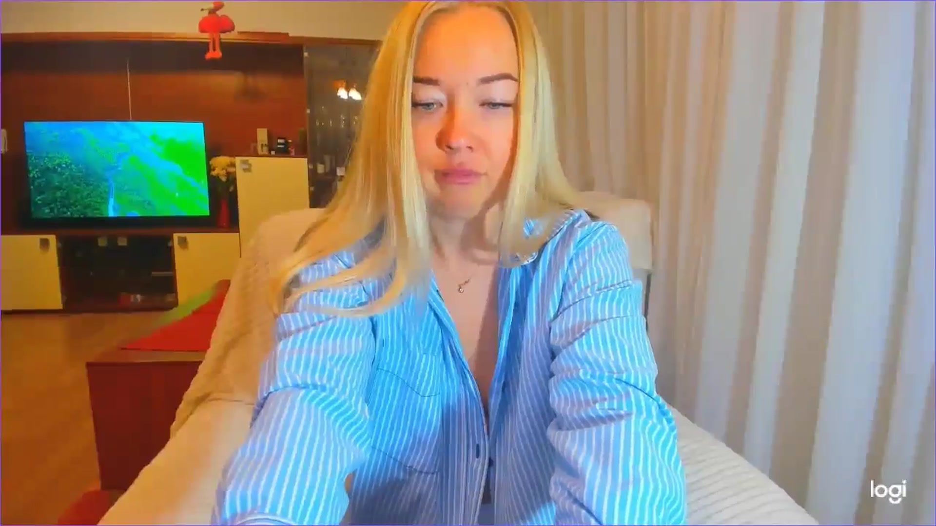 Gallery image thumbnail from FlamingoDream's myfreecams stream on, 10/22/2024, 21:31 image 12 of 20