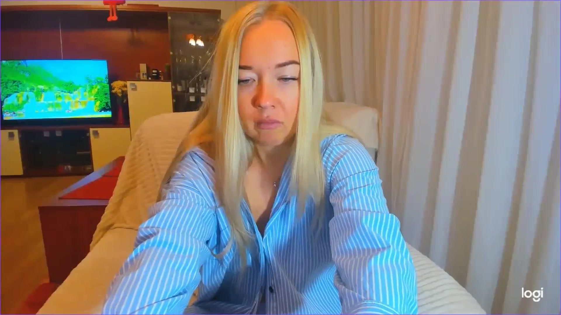 Gallery image thumbnail from FlamingoDream's myfreecams stream on, 10/22/2024, 21:31 image 4 of 20