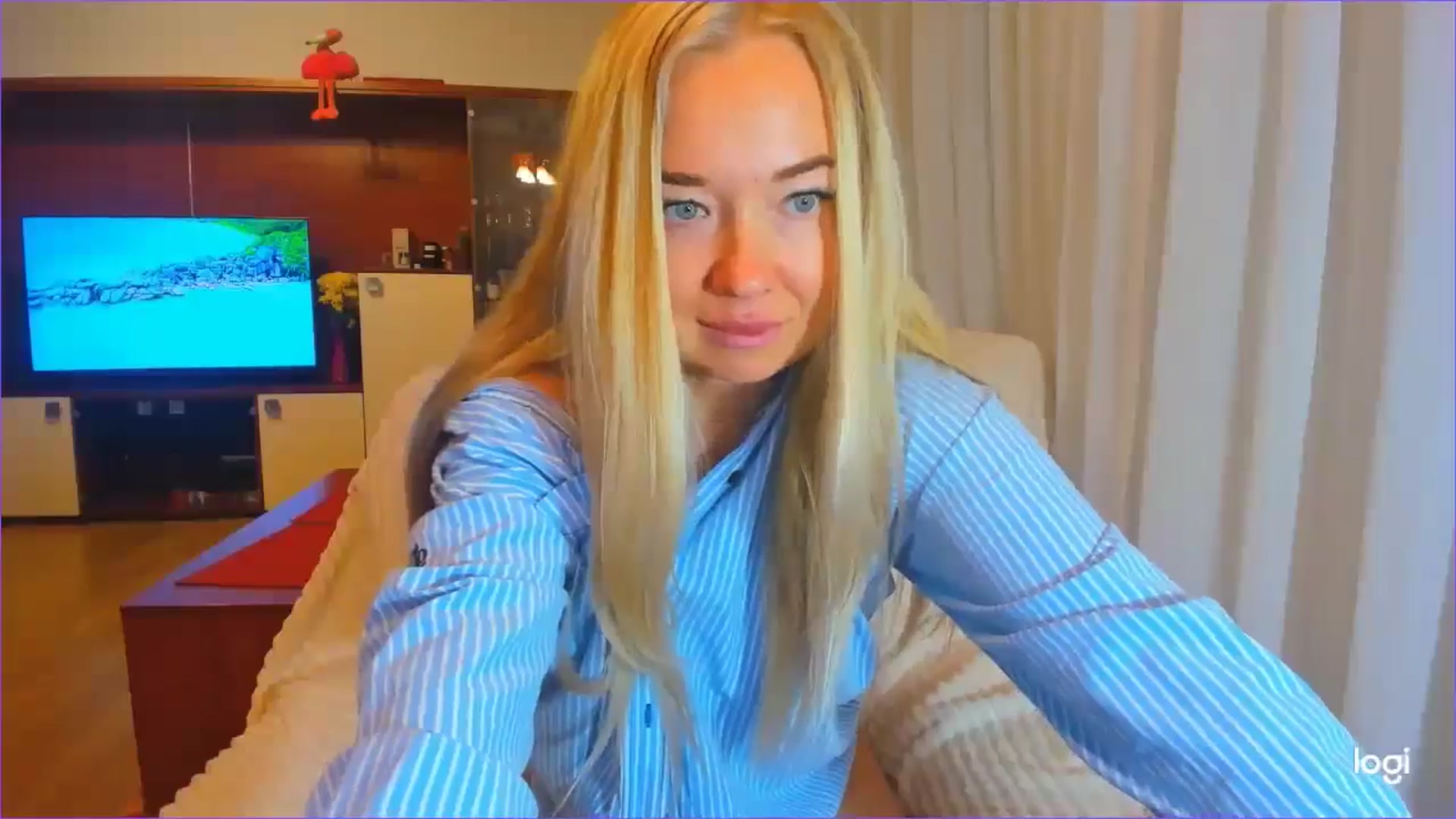Gallery image thumbnail from FlamingoDream's myfreecams stream on, 10/23/2024, 24:36 image 15 of 20