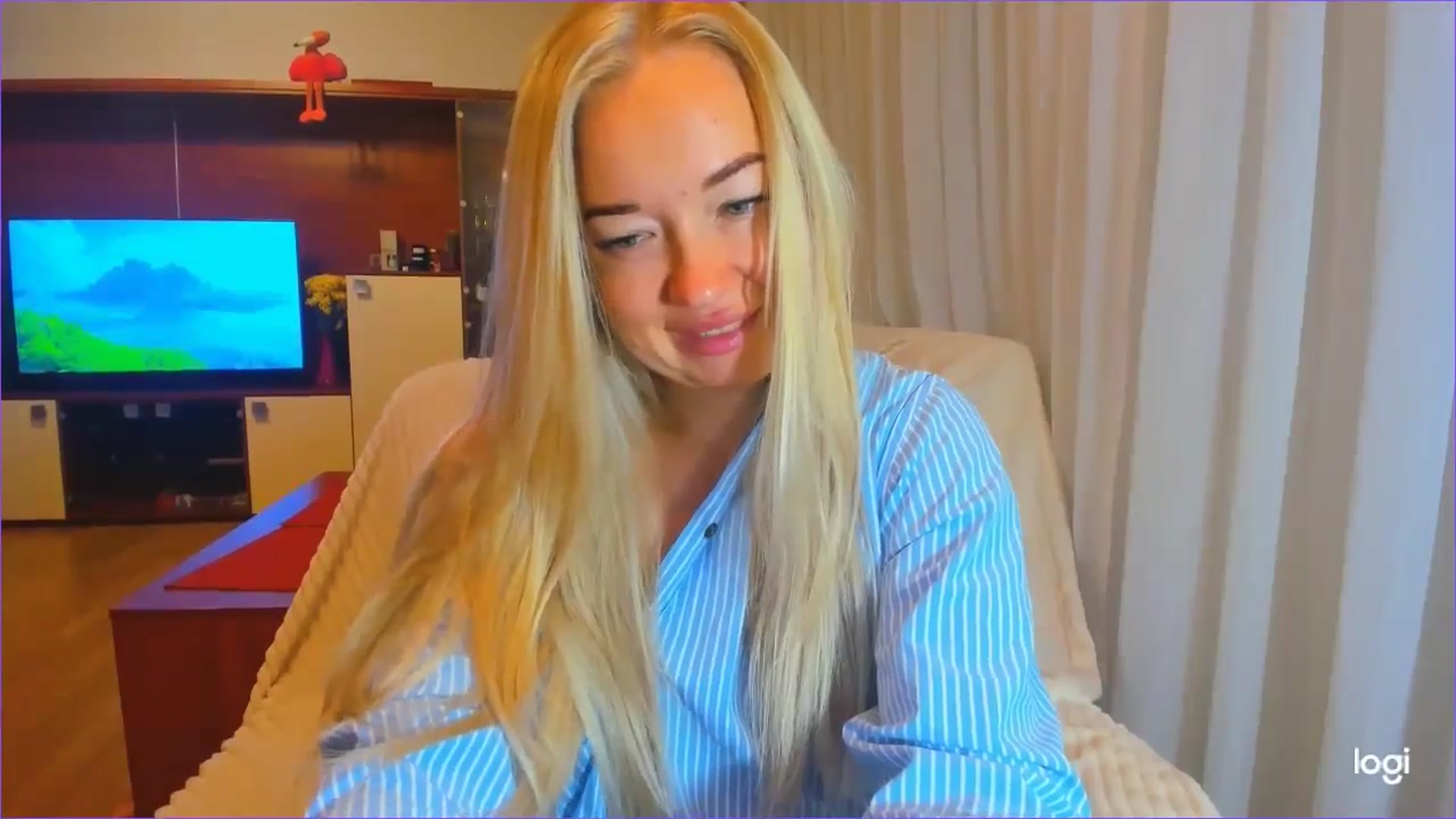 Gallery image thumbnail from FlamingoDream's myfreecams stream on, 10/23/2024, 24:36 image 8 of 20