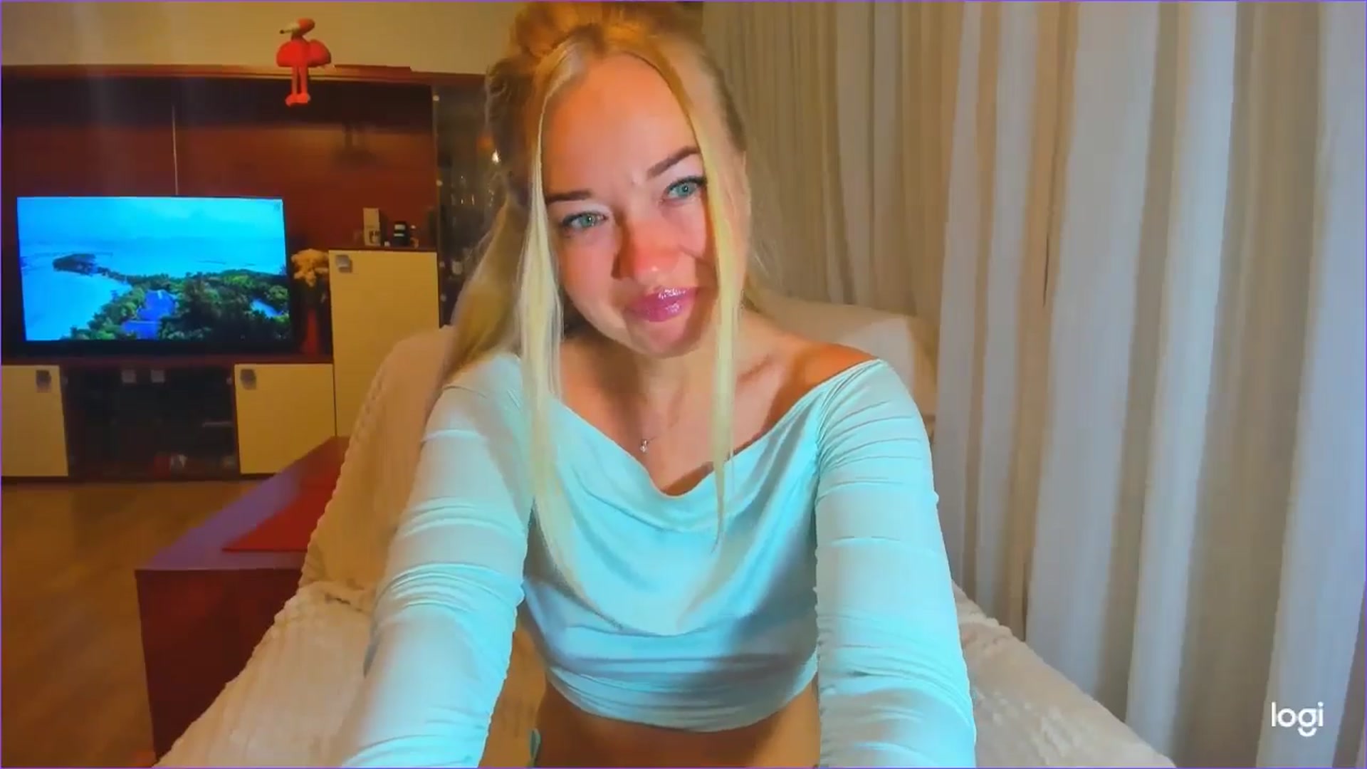 Gallery image thumbnail from FlamingoDream's myfreecams stream on, 10/23/2024, 21:18 image 7 of 20