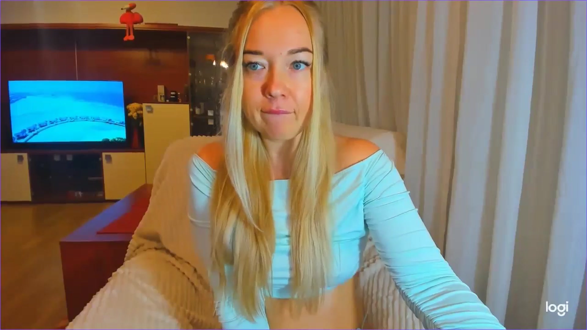 Gallery image thumbnail from FlamingoDream's myfreecams stream on, 10/23/2024, 23:32 image 6 of 20