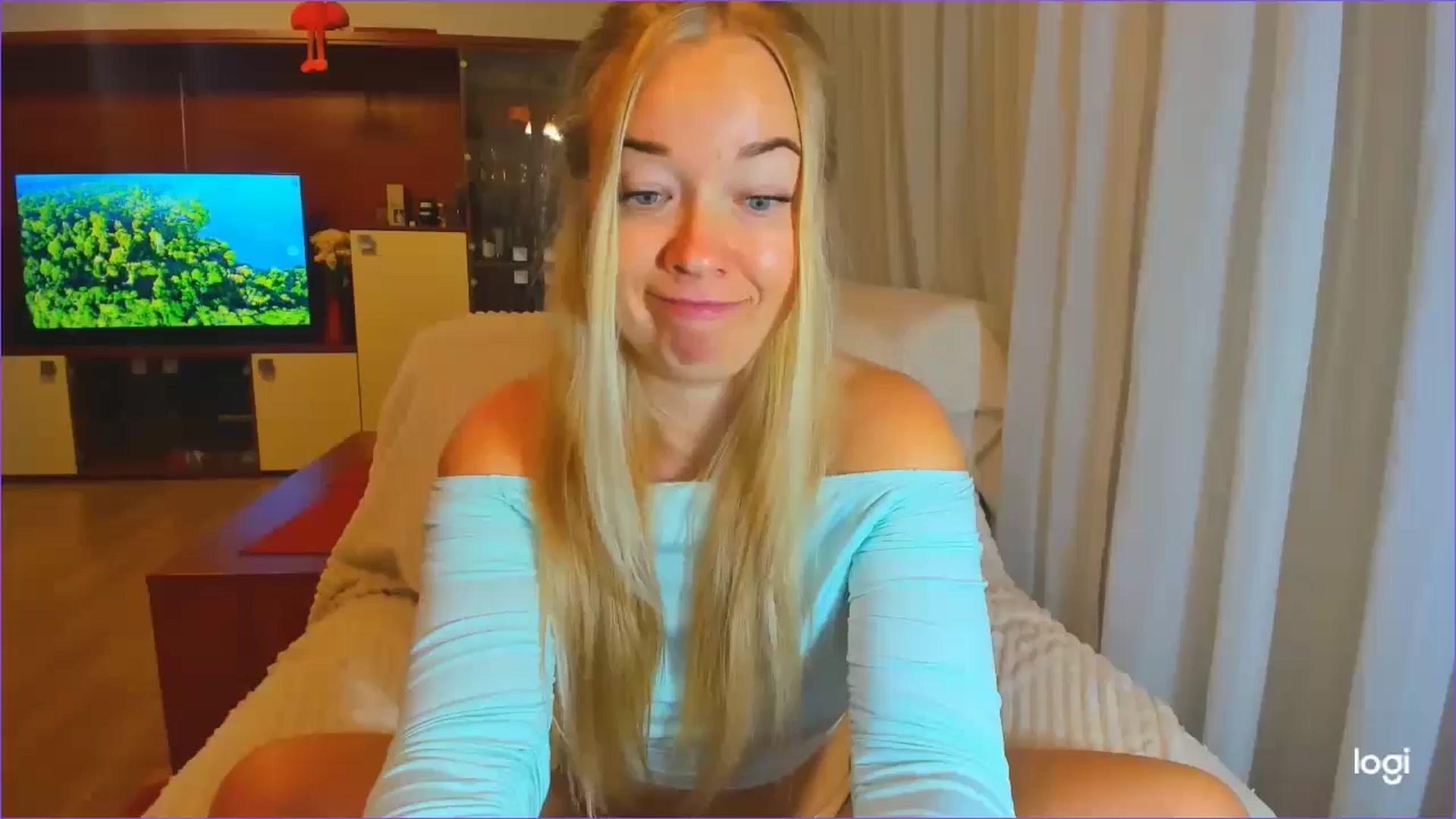Gallery image thumbnail from FlamingoDream's myfreecams stream on, 10/23/2024, 23:32 image 1 of 20
