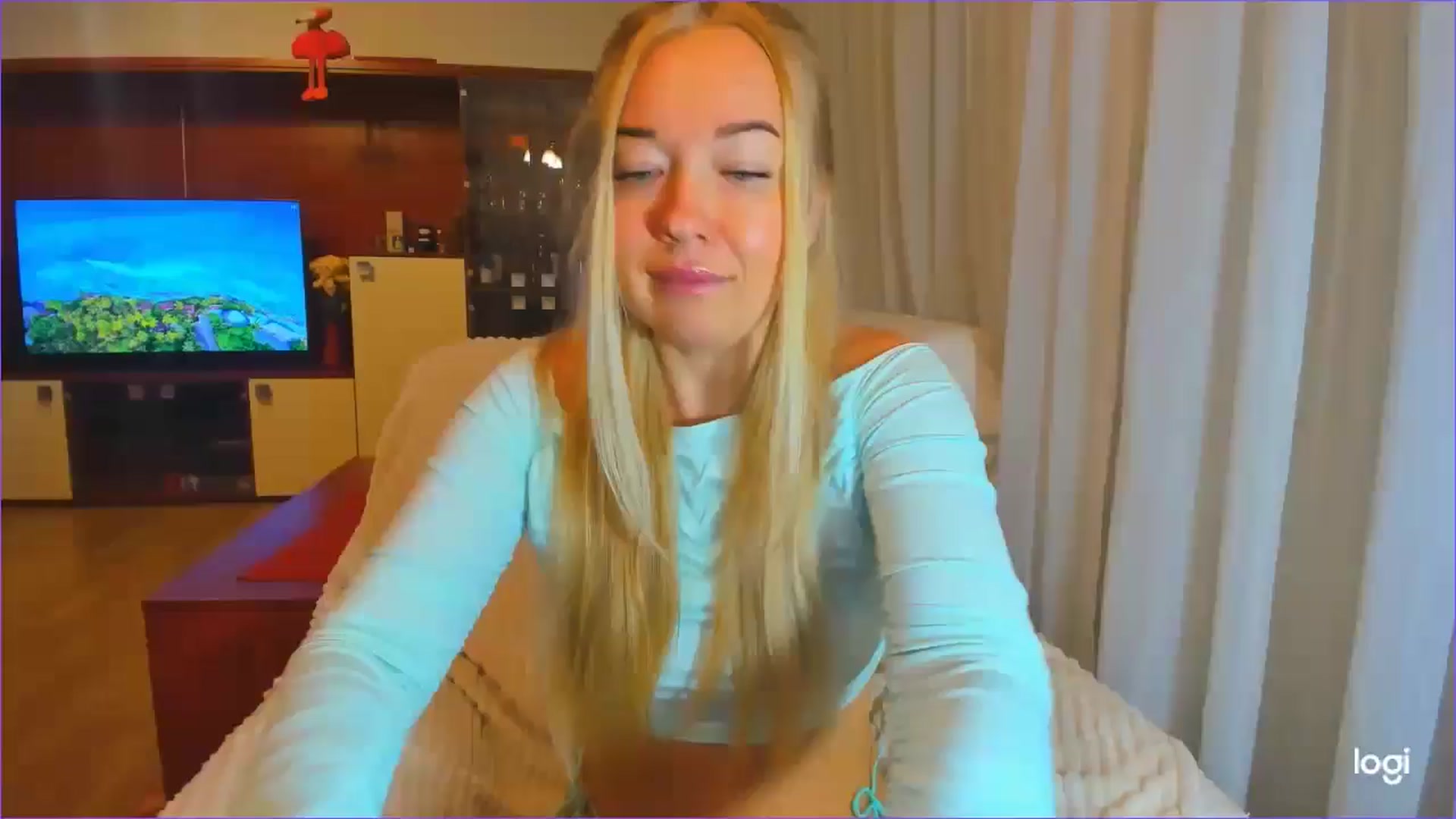Gallery image thumbnail from FlamingoDream's myfreecams stream on, 10/23/2024, 23:32 image 8 of 20